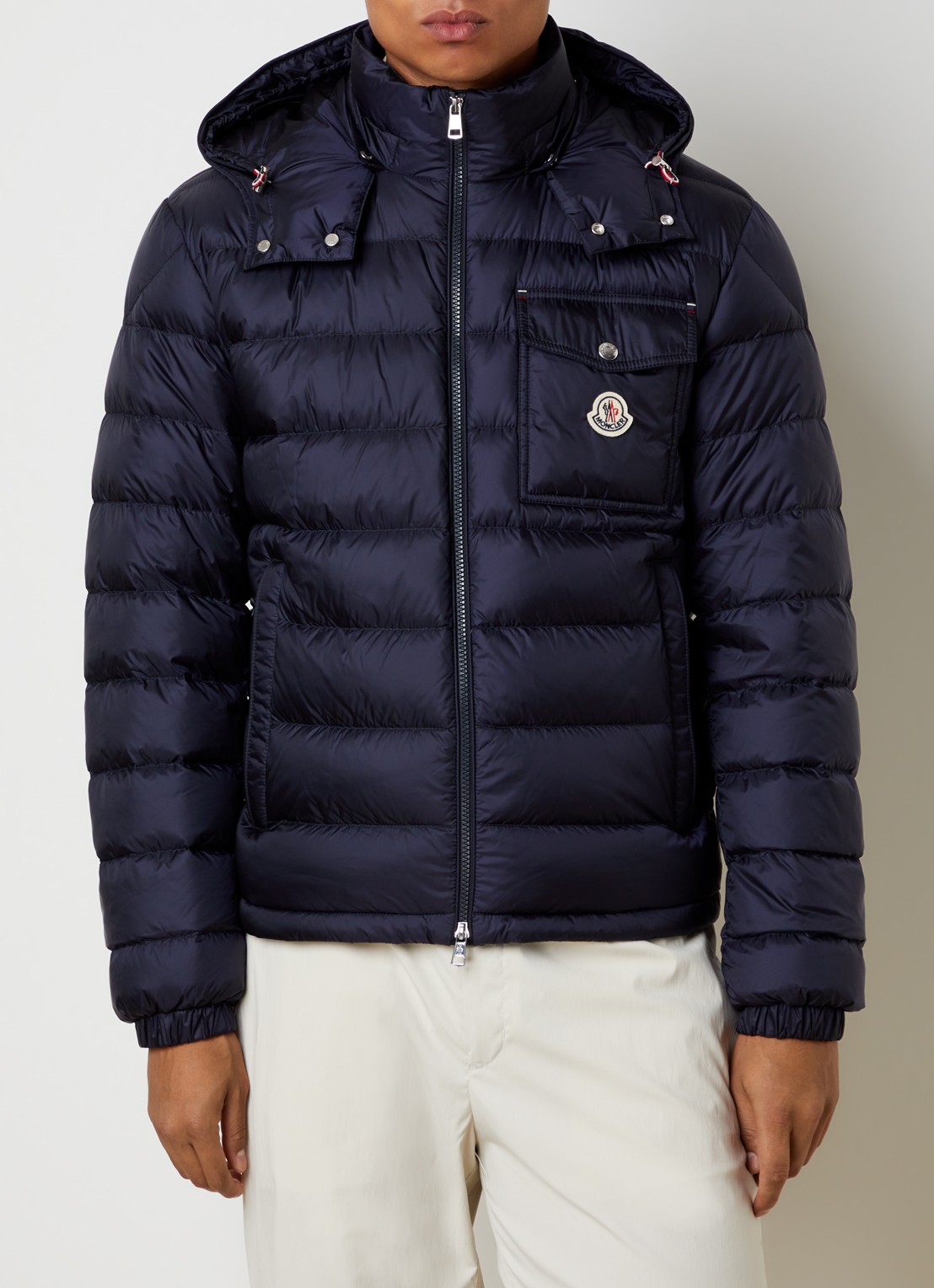 Moncler Verith pufferjack met donsvulling en afneembare capuchon - detail donkerblauw