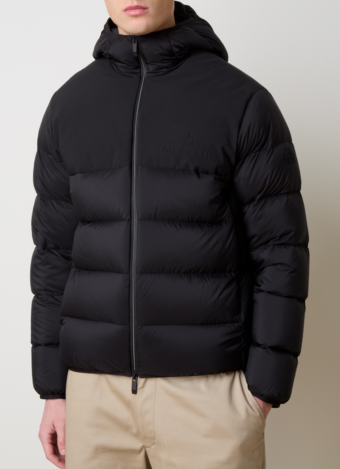 Moncler Veumont puffer jack met donsvulling en logo - detail 4 zwart