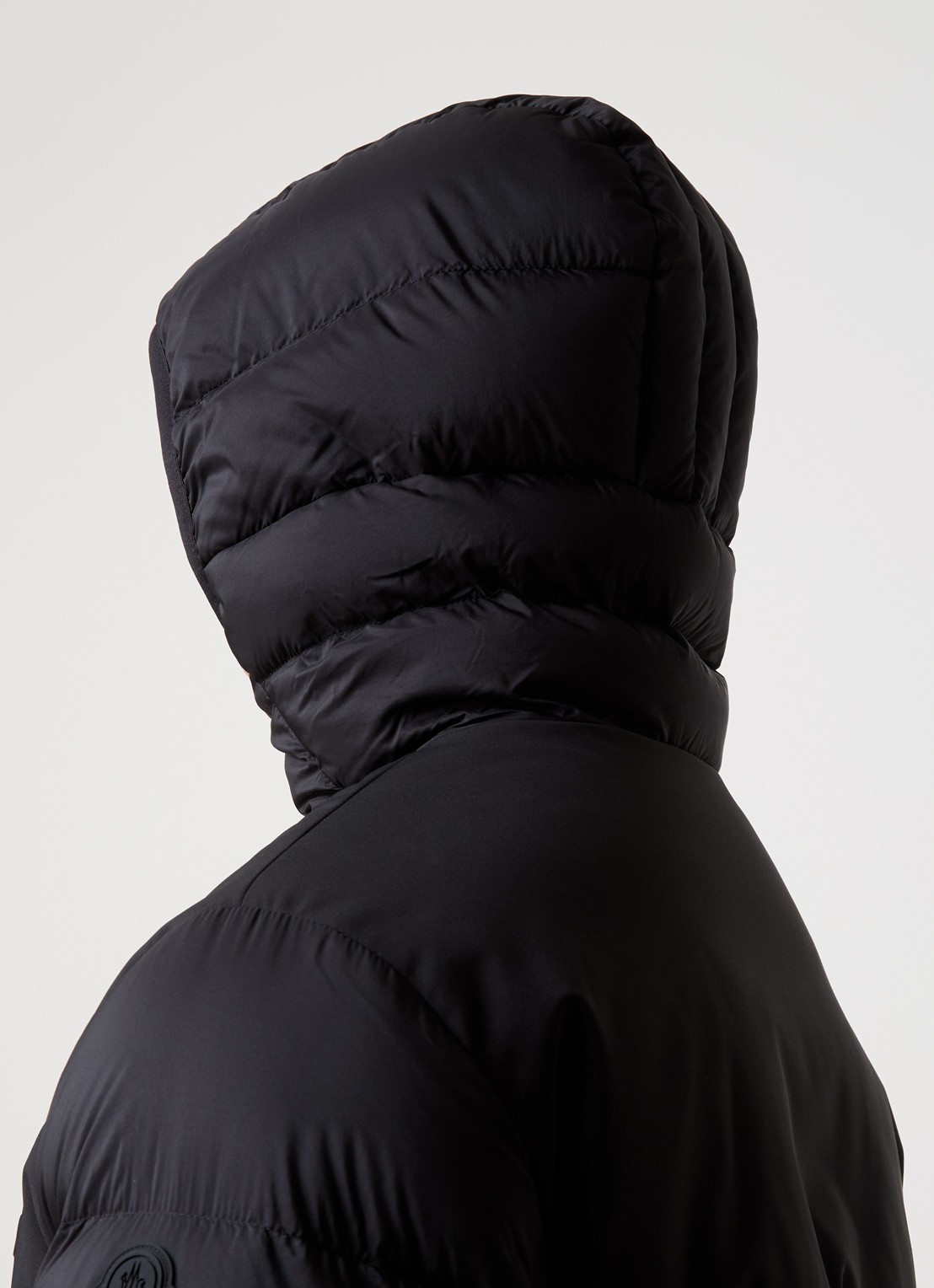 Moncler Veumont puffer jack met donsvulling en logo - detail 5 zwart
