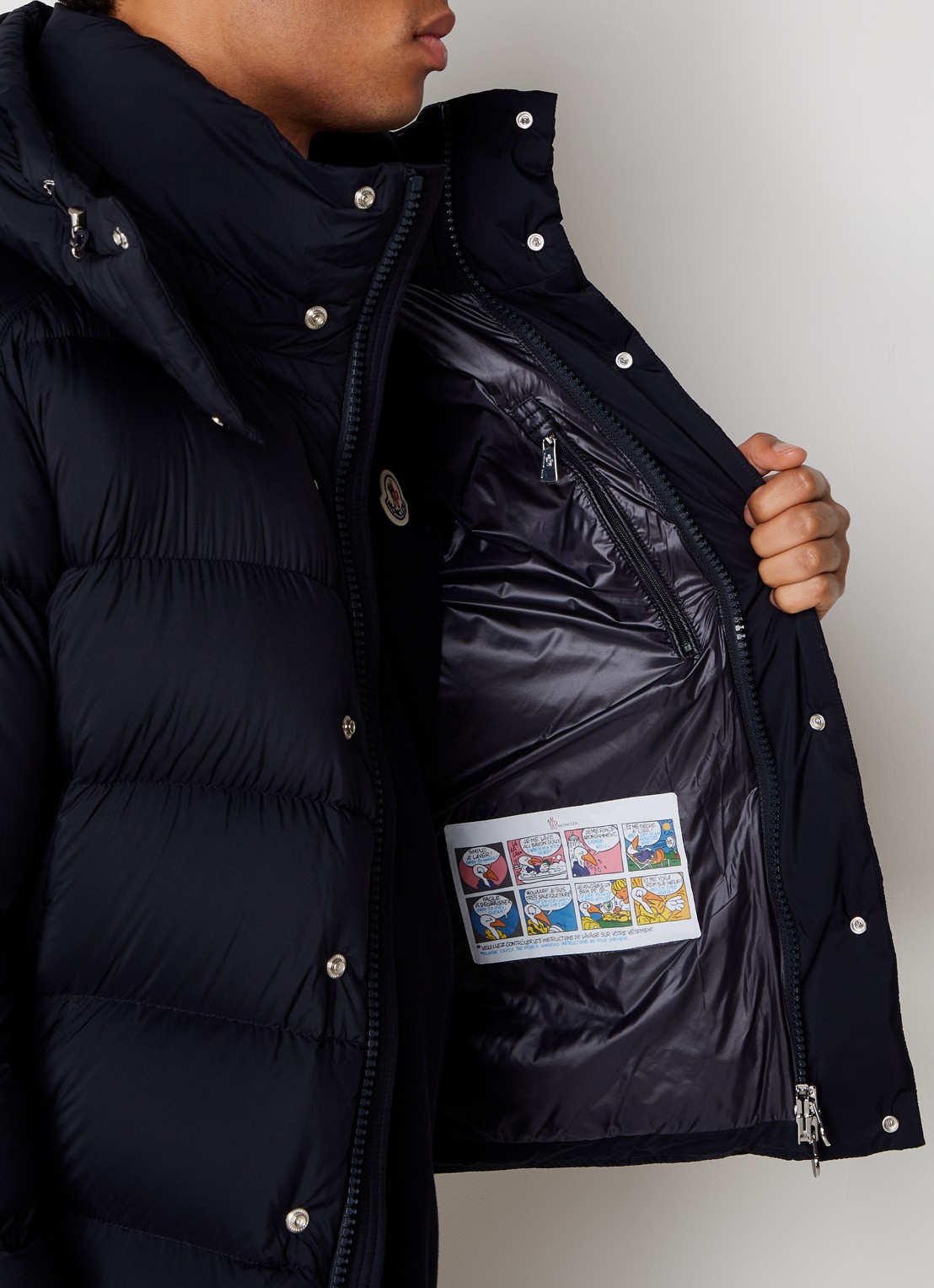 Moncler Vezere puffer jack met donsvulling en afneembare capuchon - detail 6 donkerblauw