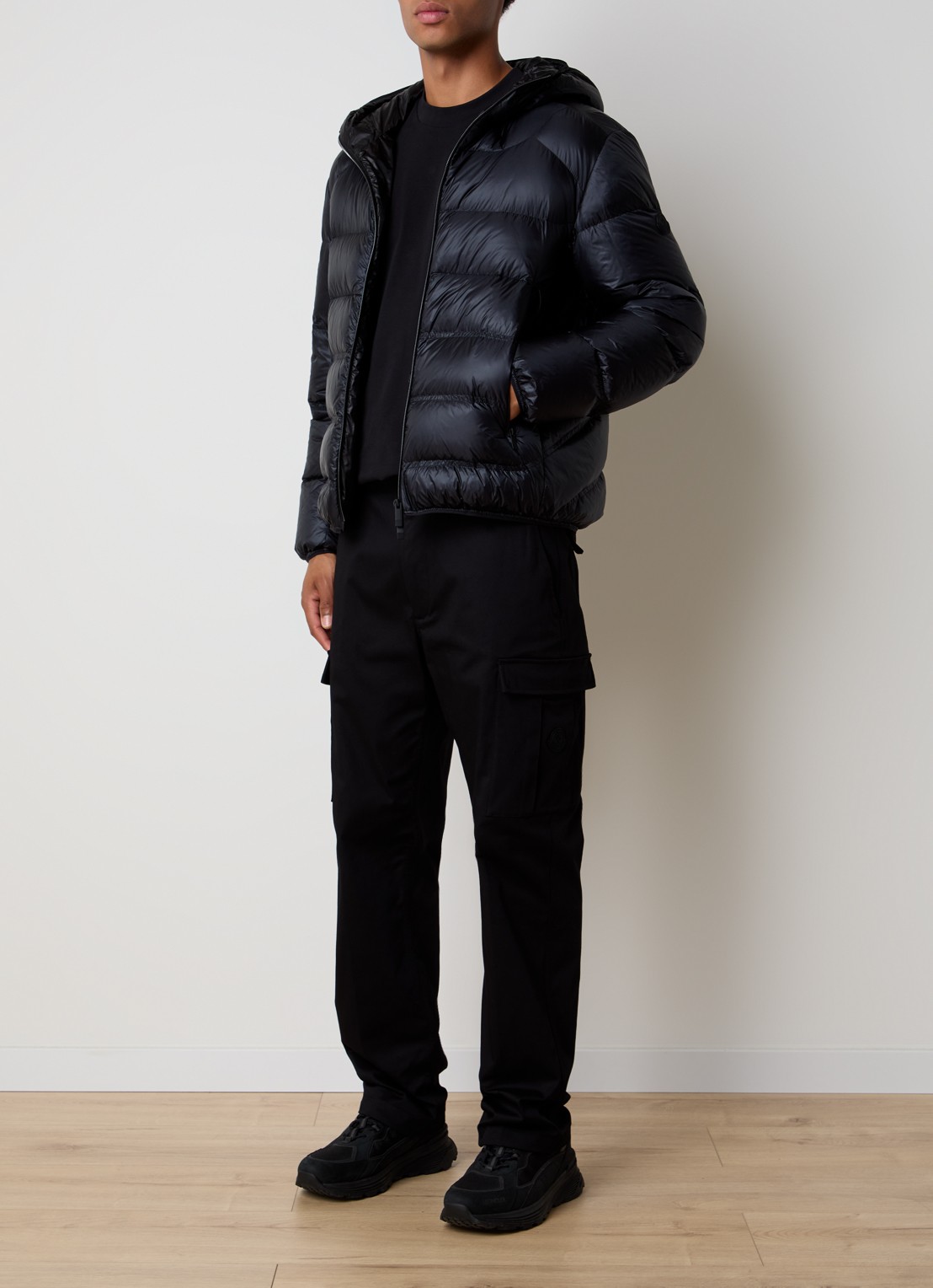 Moncler Viani puffer jack met donsvulling en capuchon - voorkant 2 blauw