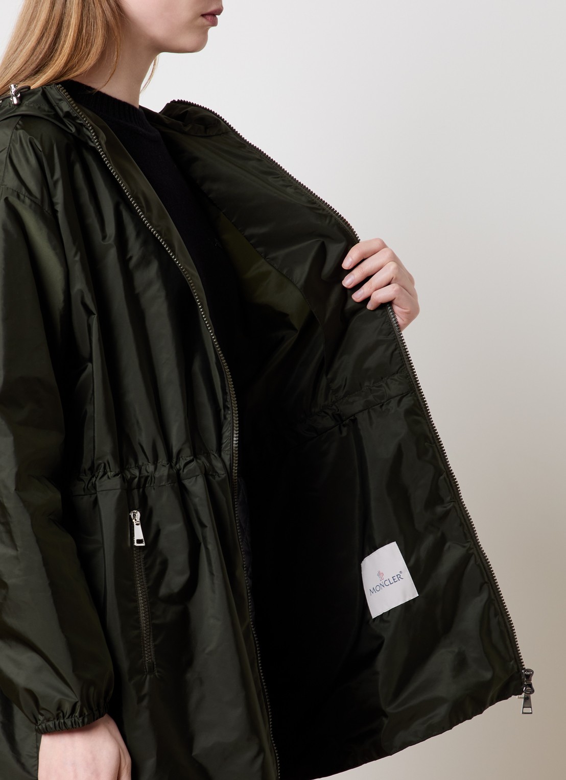 Moncler Wete windjack met capuchon en ritszakken - detail 5 bronsgroen