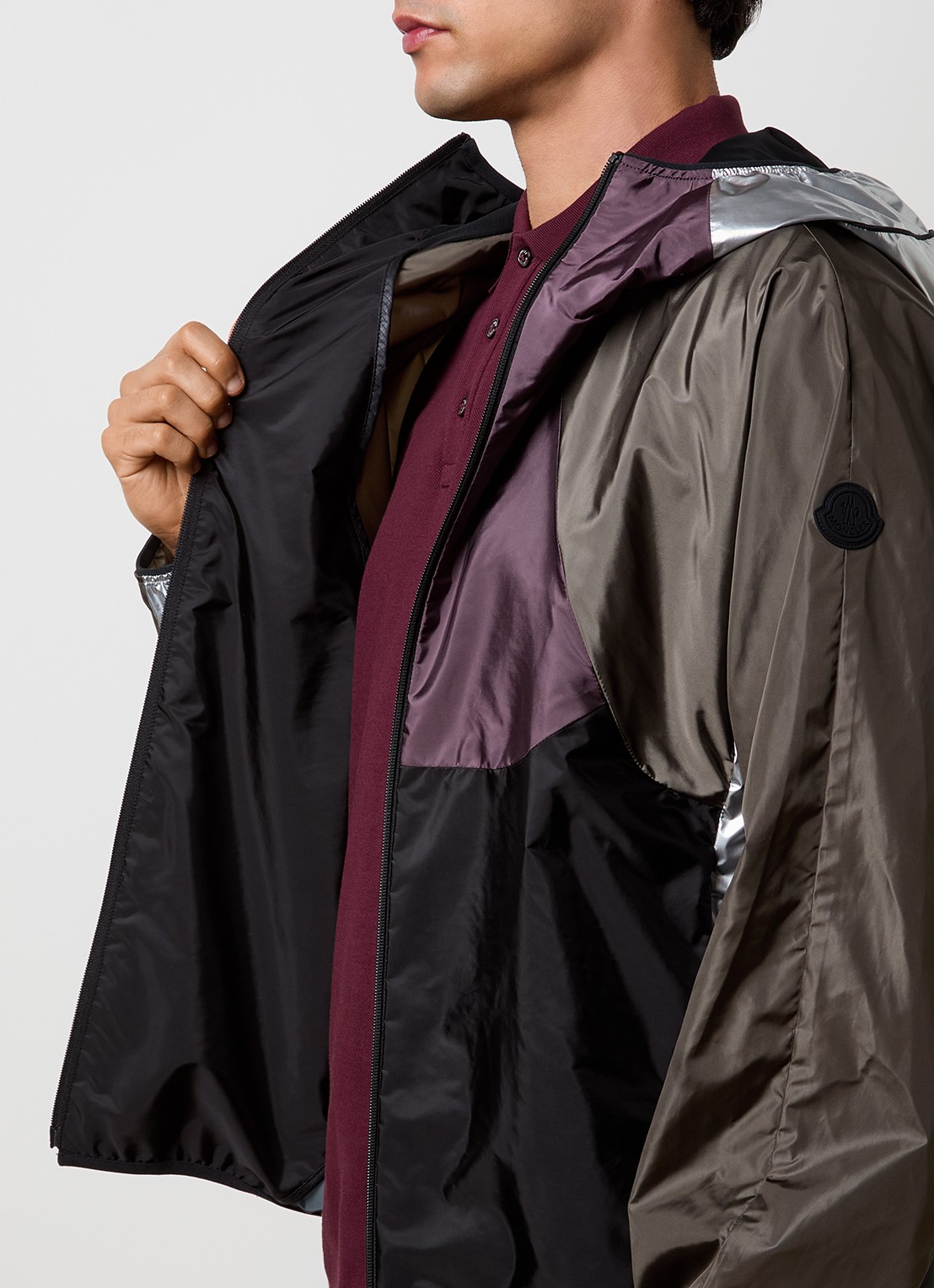 Moncler Windjack met capuchon en ritszakken - detail 5 zwart