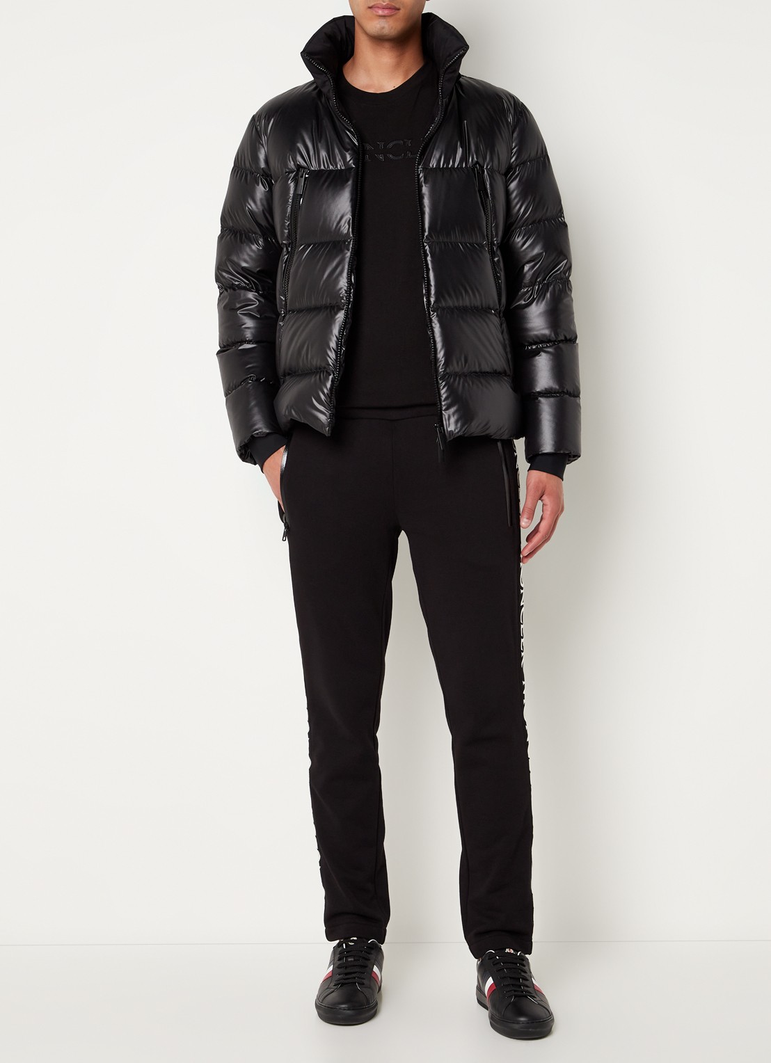 Moncler Zubair puffer jack met donsvulling en afneembare capuchon - voorkant 5 zwart