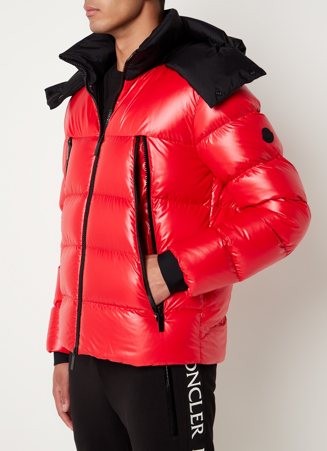Moncler Zubair puffer jack met donsvulling en afneembare capuchon - detail steenrood