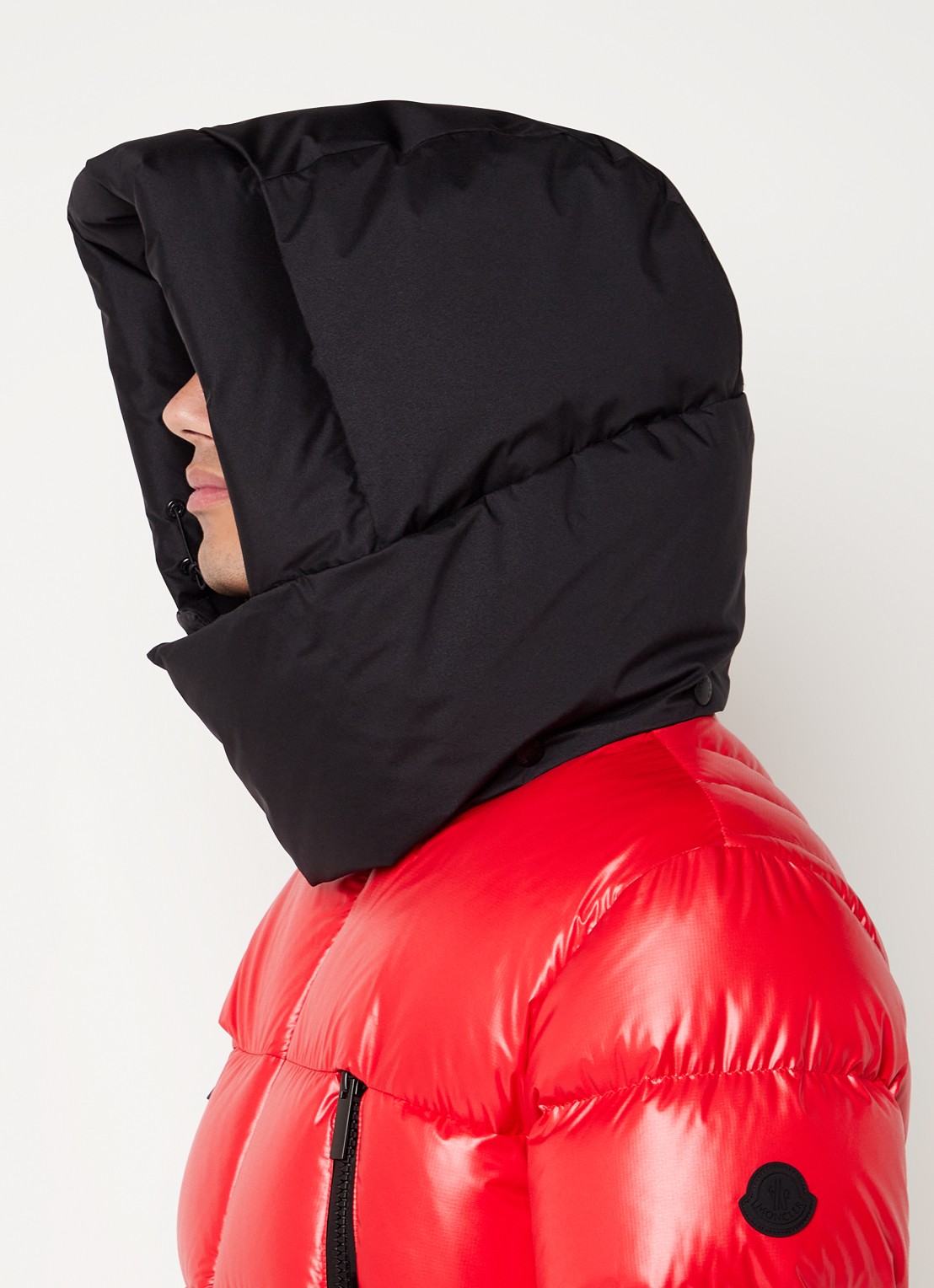 Moncler Zubair puffer jack met donsvulling en afneembare capuchon - detail 2 steenrood