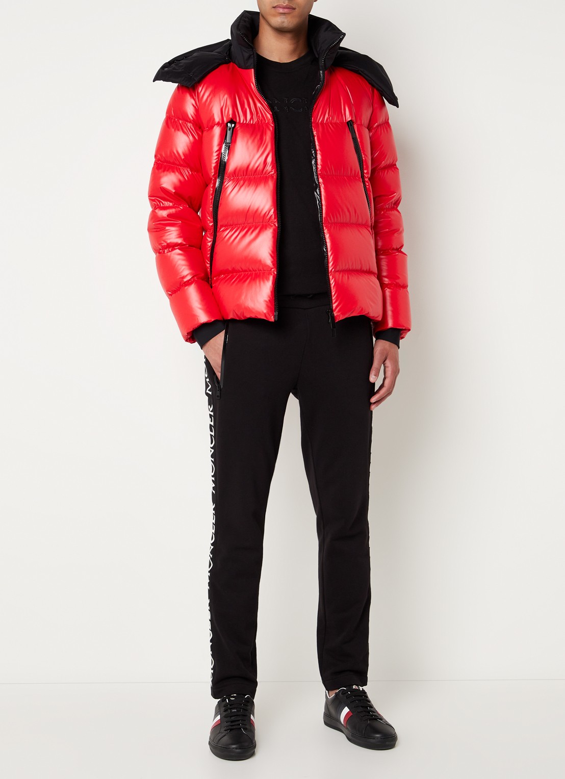 Moncler Zubair puffer jack met donsvulling en afneembare capuchon - voorkant 6 steenrood