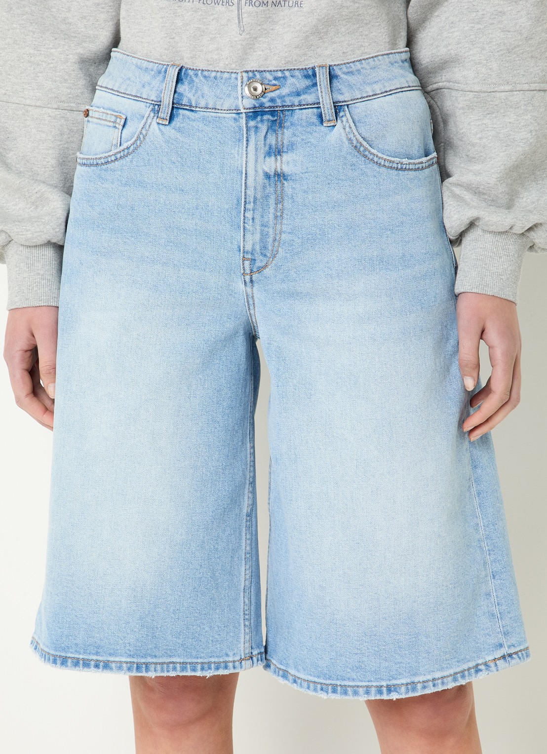 Mos Mosh MMMathilde Urban high waist wide fit korte broek van denim - detail lichtblauw
