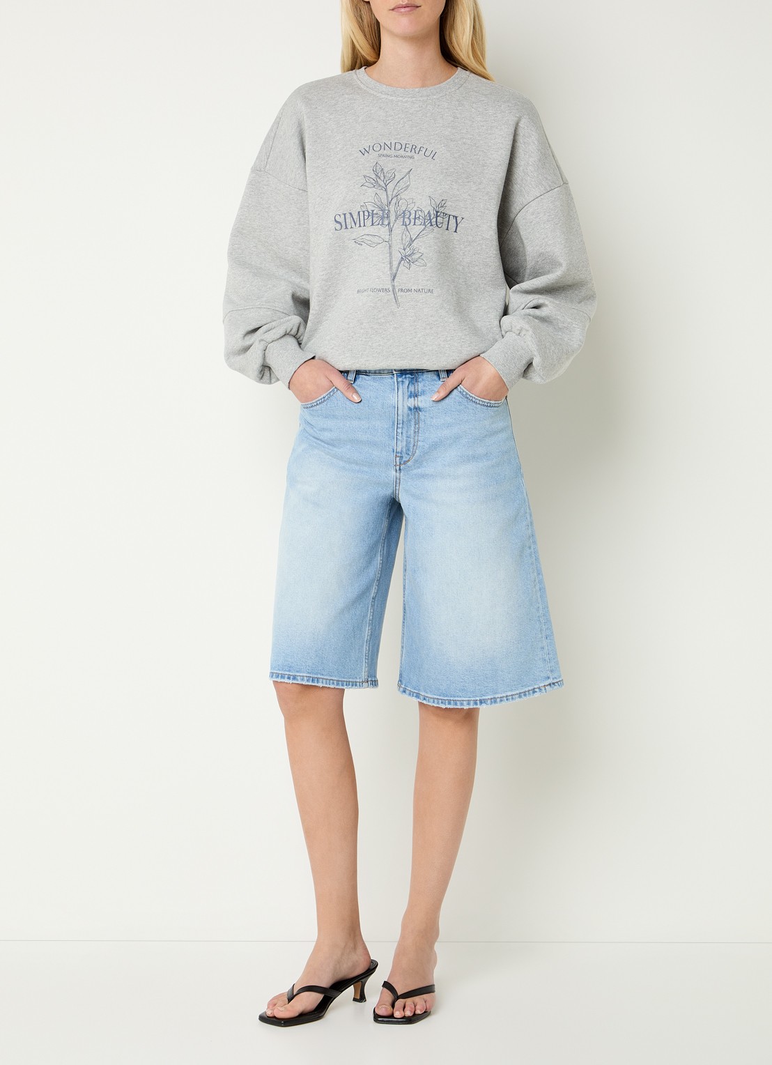 Mos Mosh MMRafia sweater met logoprint - voorkant 2 lichtgrijs