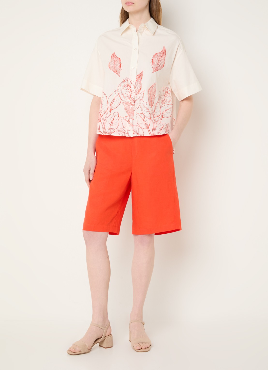 Mos Mosh MMSaras blouse met bladprint en sjaalkraag - voorkant 2 gebroken wit