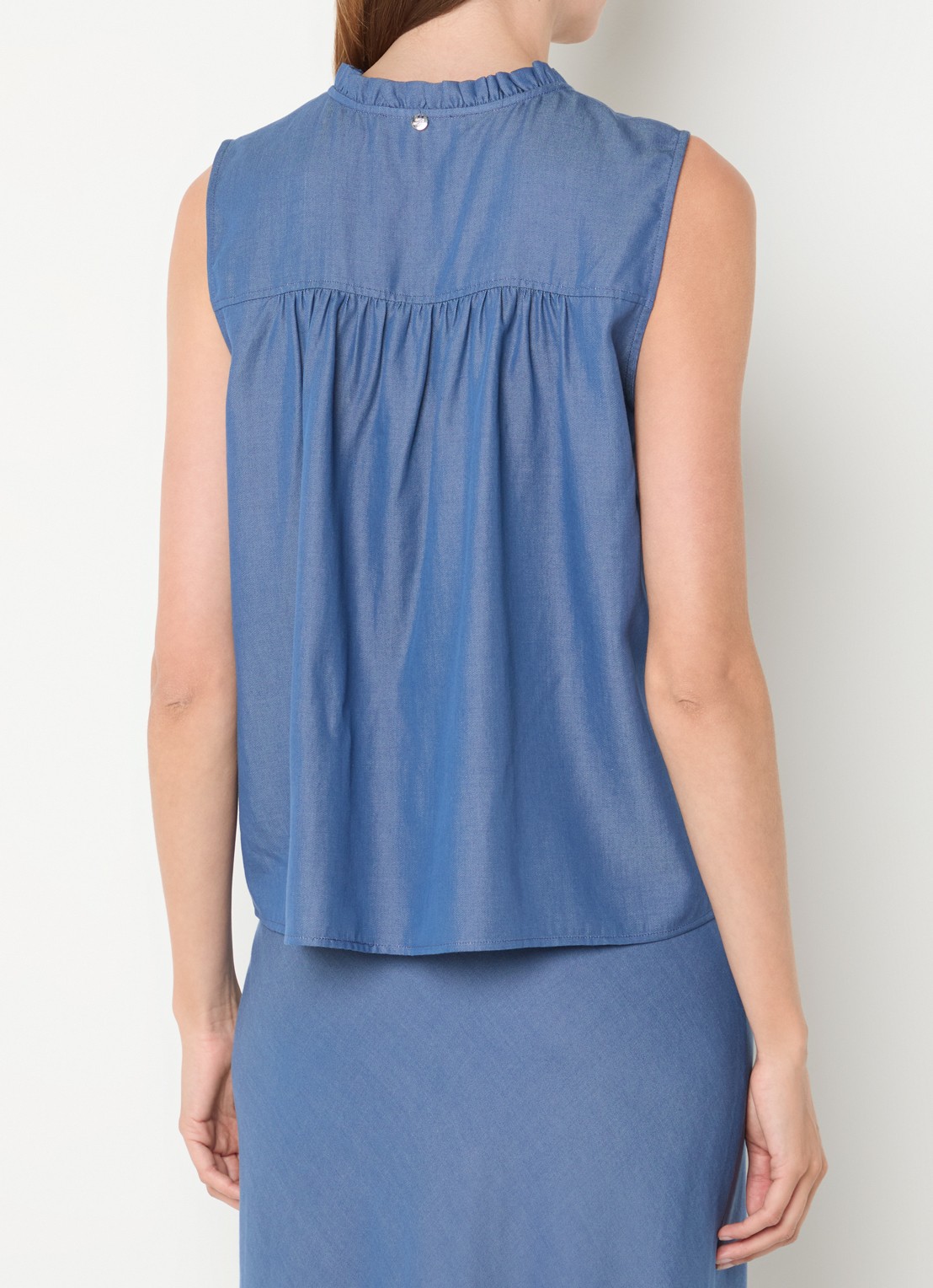 Mos Mosh MMSolandra mouwloze top van chambray met ruches - achterkant 4 blauw