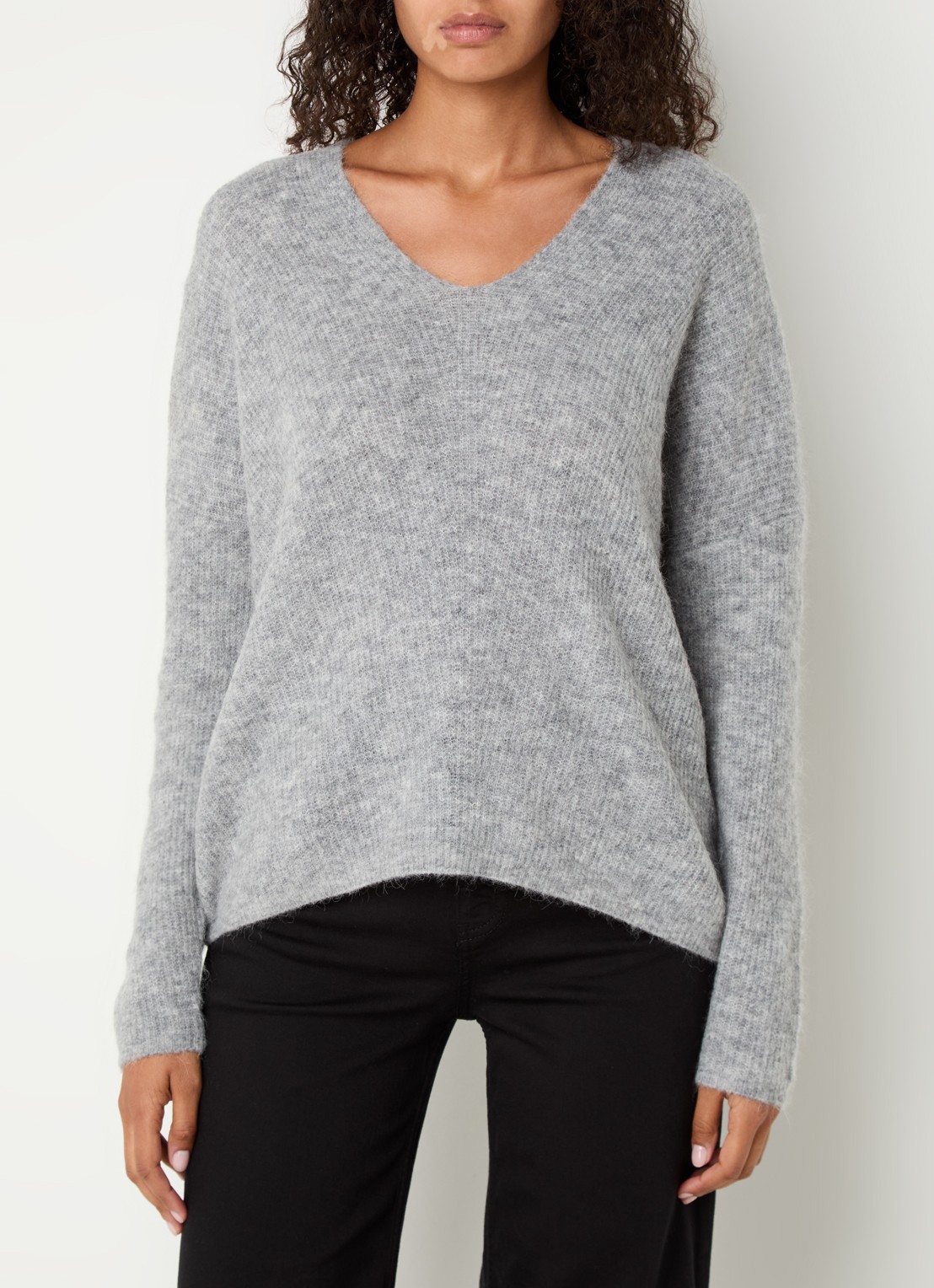 Mos Mosh MMThora fijngebreide pullover in alpaca wolblend met V-hals - detail 4 grey melange / grijsmele
