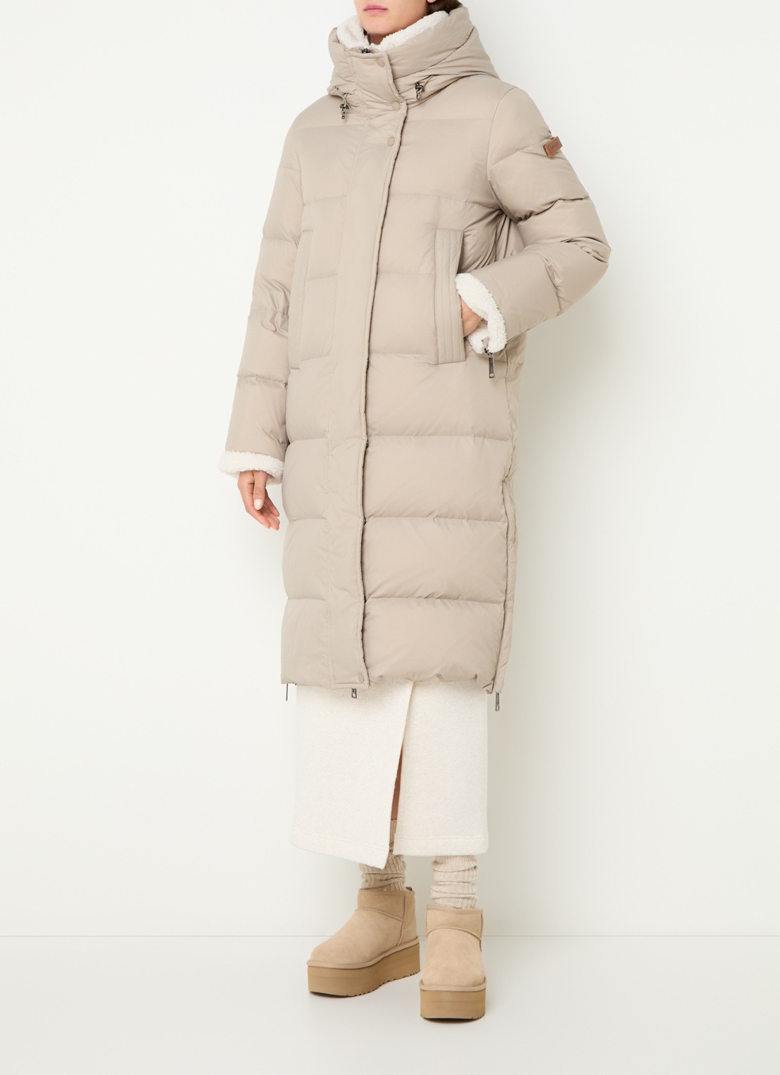 Moscow Xenia longline puffer jas met donsvulling en details van teddy - detail 4 taupe