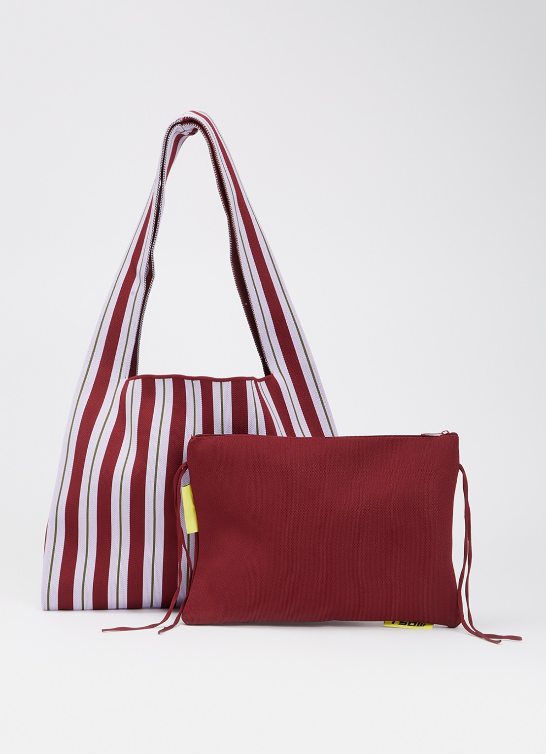 MOSJ Atelier Burgundy crossbodytas met uitneembaar etui - voorkant 4 bordeauxrood