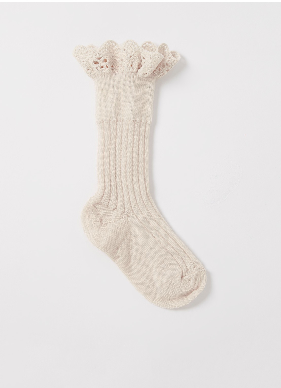 mp Denmark Ribgebreide sokken in wolblend met broderie - voorkant beige