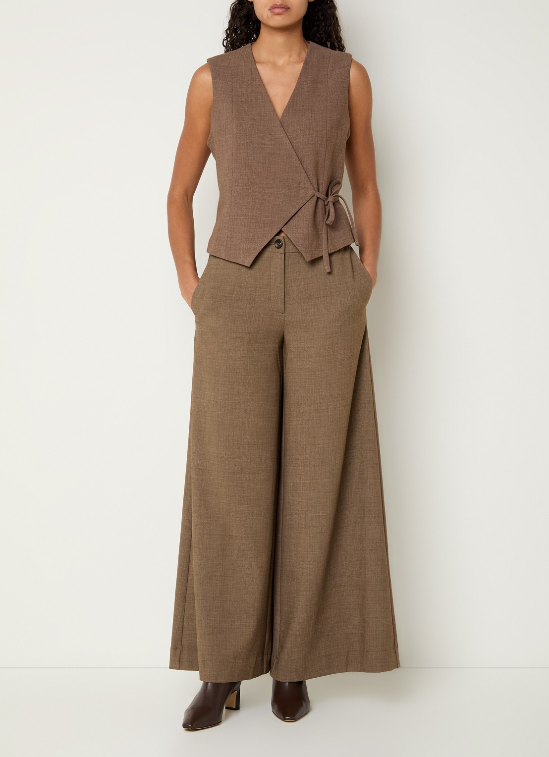 MSCH Copenhagen MSCHDarina high waist wide fit pantalon met steekzakken - voorkant 2 bruin