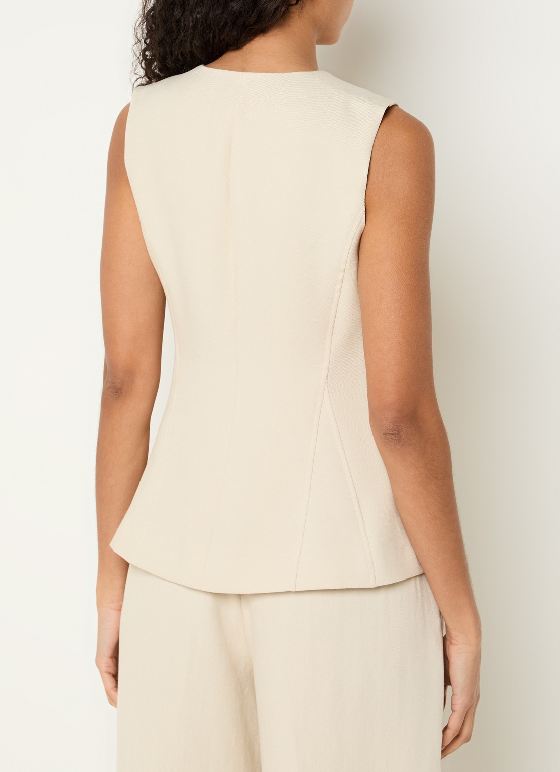 MSCH Copenhagen MSCHEsteriane mouwloze top met V-hals - achterkant beige