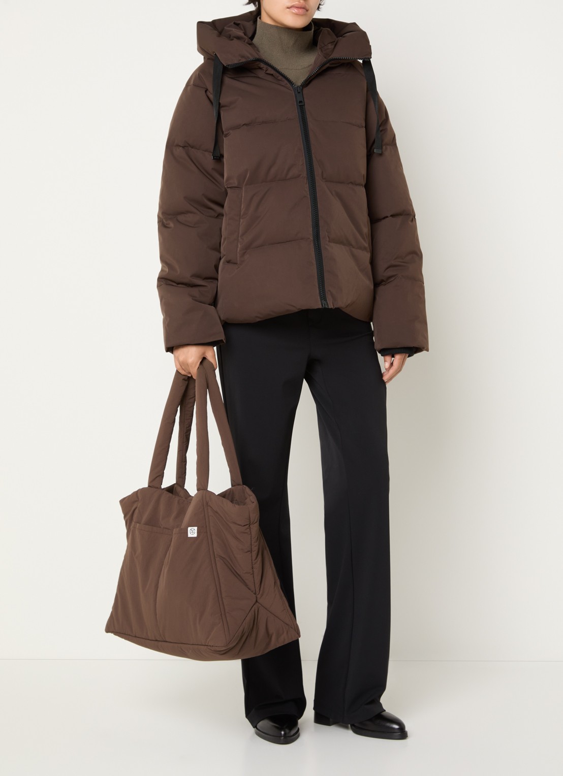 MSCH Copenhagen MSCHPavinaria puffer jack met steekzakken en capuchon - voorkant 2 bruin