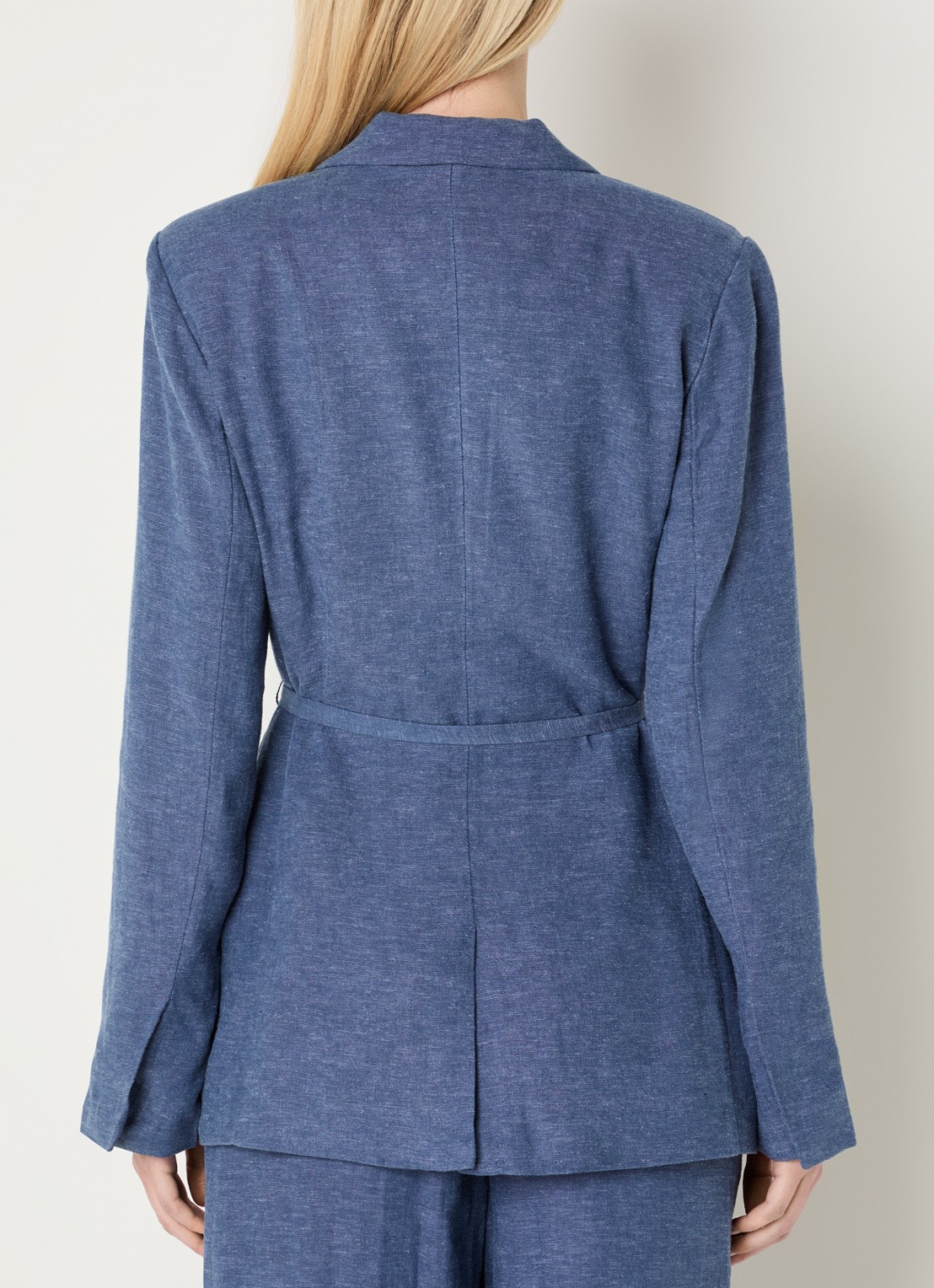 MSCH Copenhagen MSCHViana blazer in linnenblend met klepzakken en strikceintuur - achterkant blauw