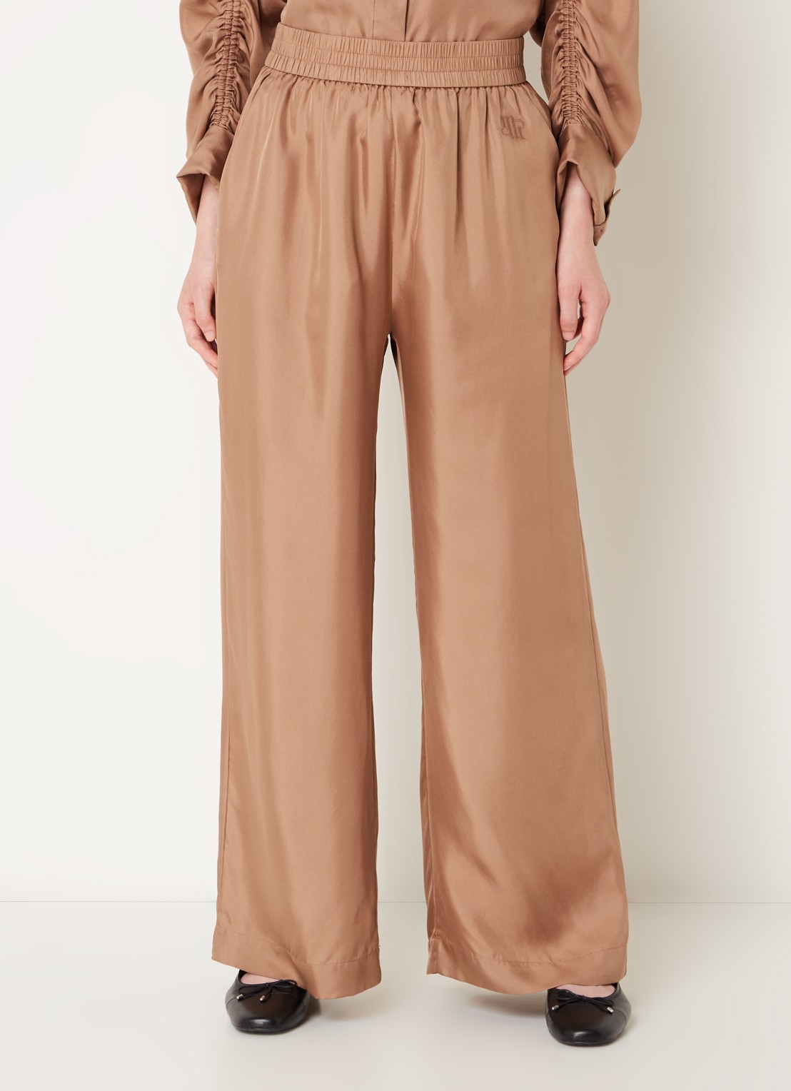 MUNTHE Arum mid waist loose fit broek van zijde - detail 3 camel