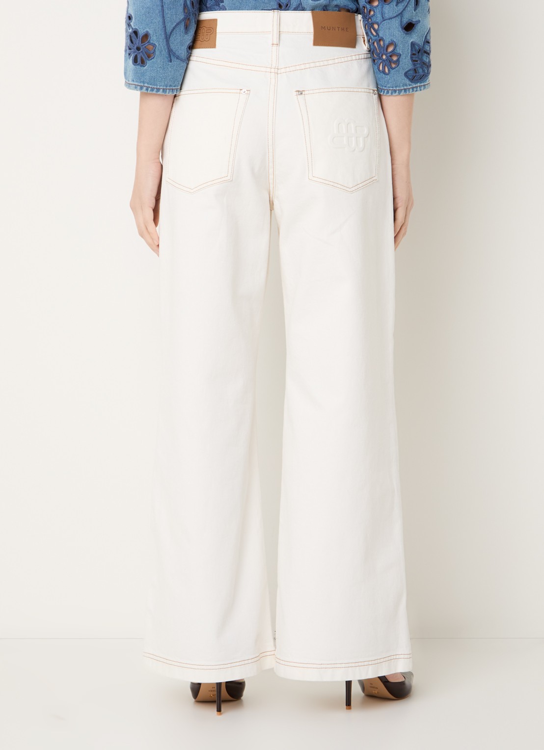 MUNTHE Becube high waist wide leg jeans met gekleurde wassing - achterkant ivoor