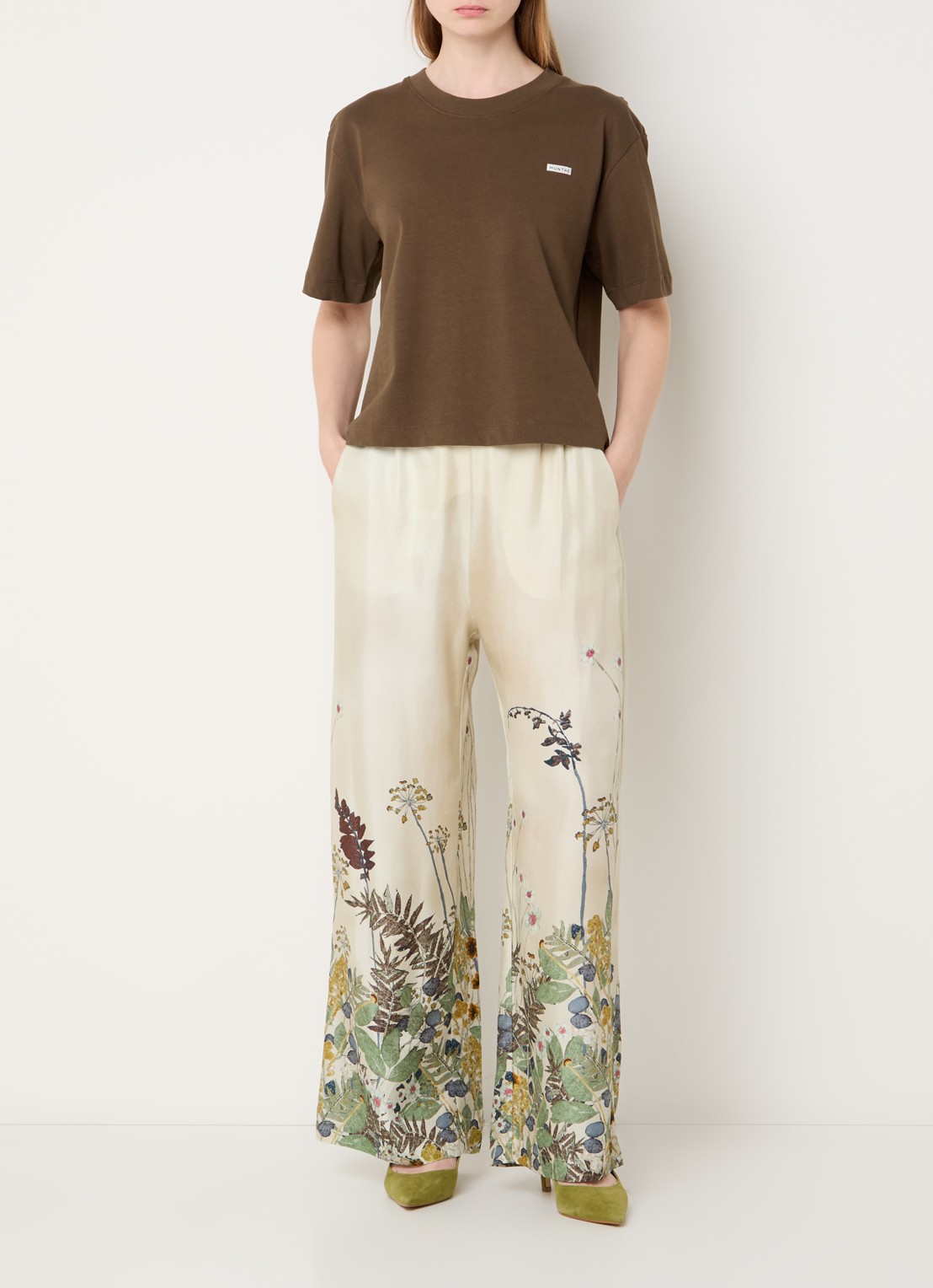MUNTHE Fabert high waist wide fit palazzo broek met print - voorkant 3 lindegroen