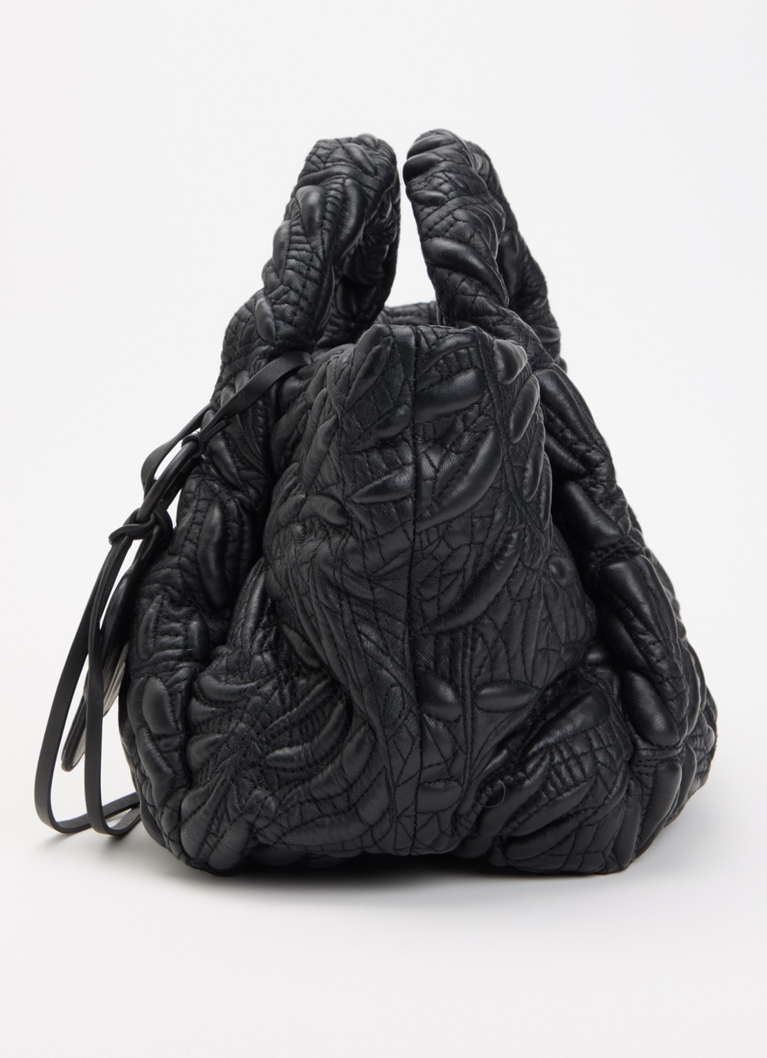 MUNTHE Lix handtas van quilted leer met afneembare schouderriem - detail 3 zwart