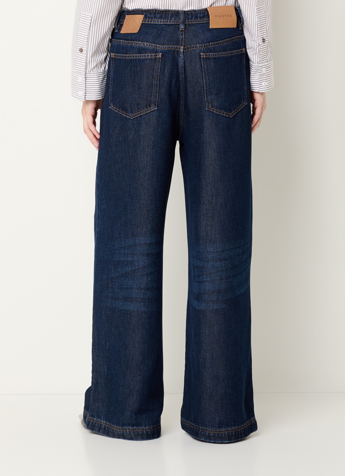 MUNTHE Obey high waist wide leg jeans met trekkoord en donkere wassing - achterkant indigo