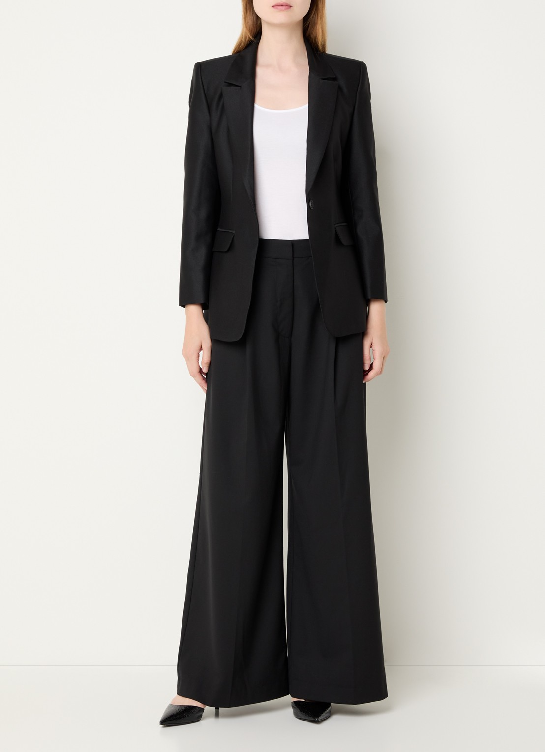 MUNTHE Rillo blazer met schoudervulling - voorkant 2 zwart