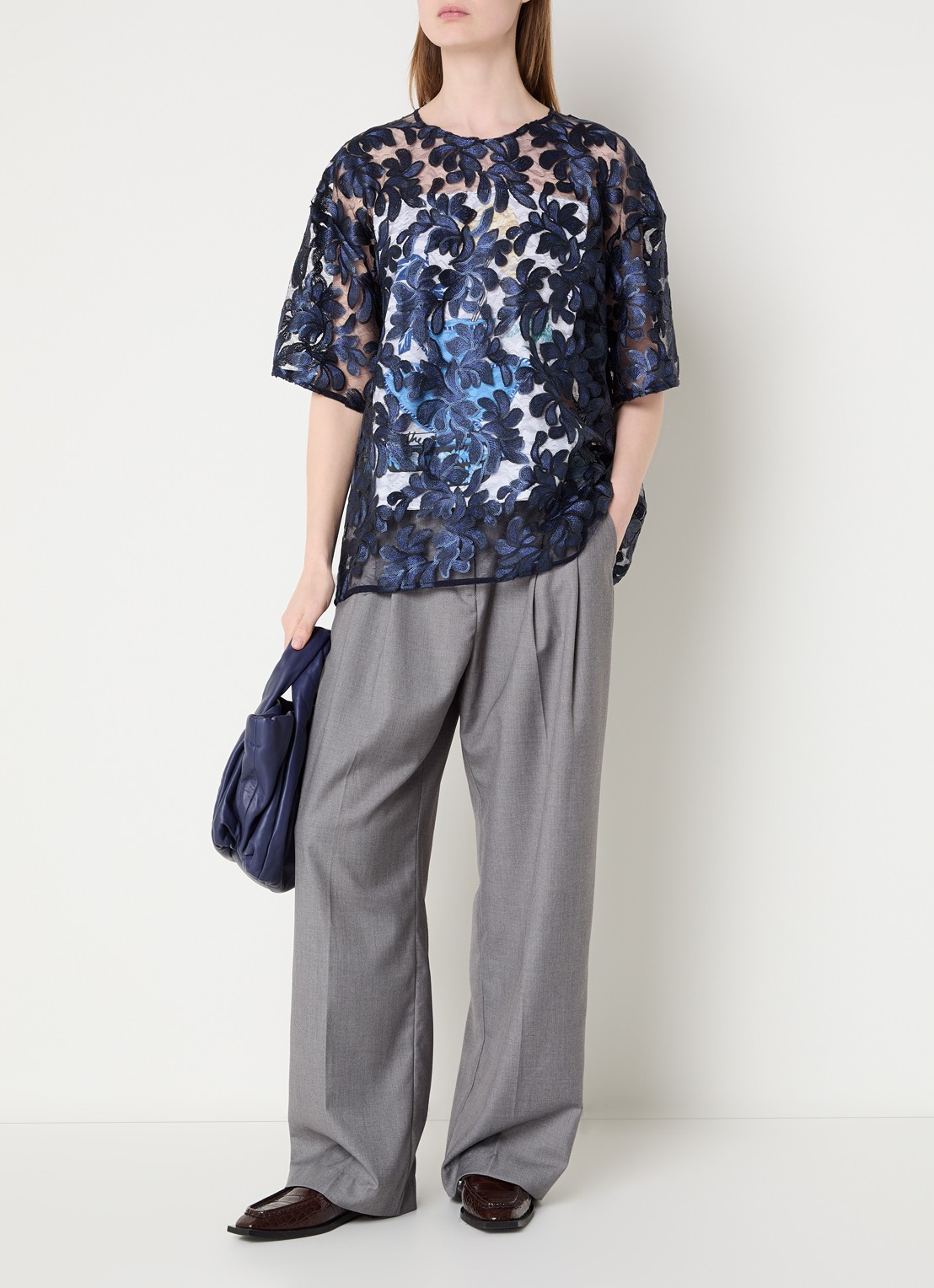 MUNTHE Semi-transparante top met pailetten en borduring - voorkant 4 blauw