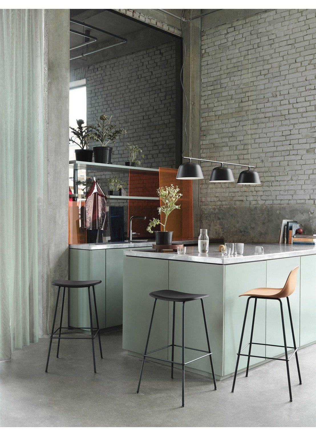 Muuto Fiber Counter kruk 66 cm - detail 3 zwart