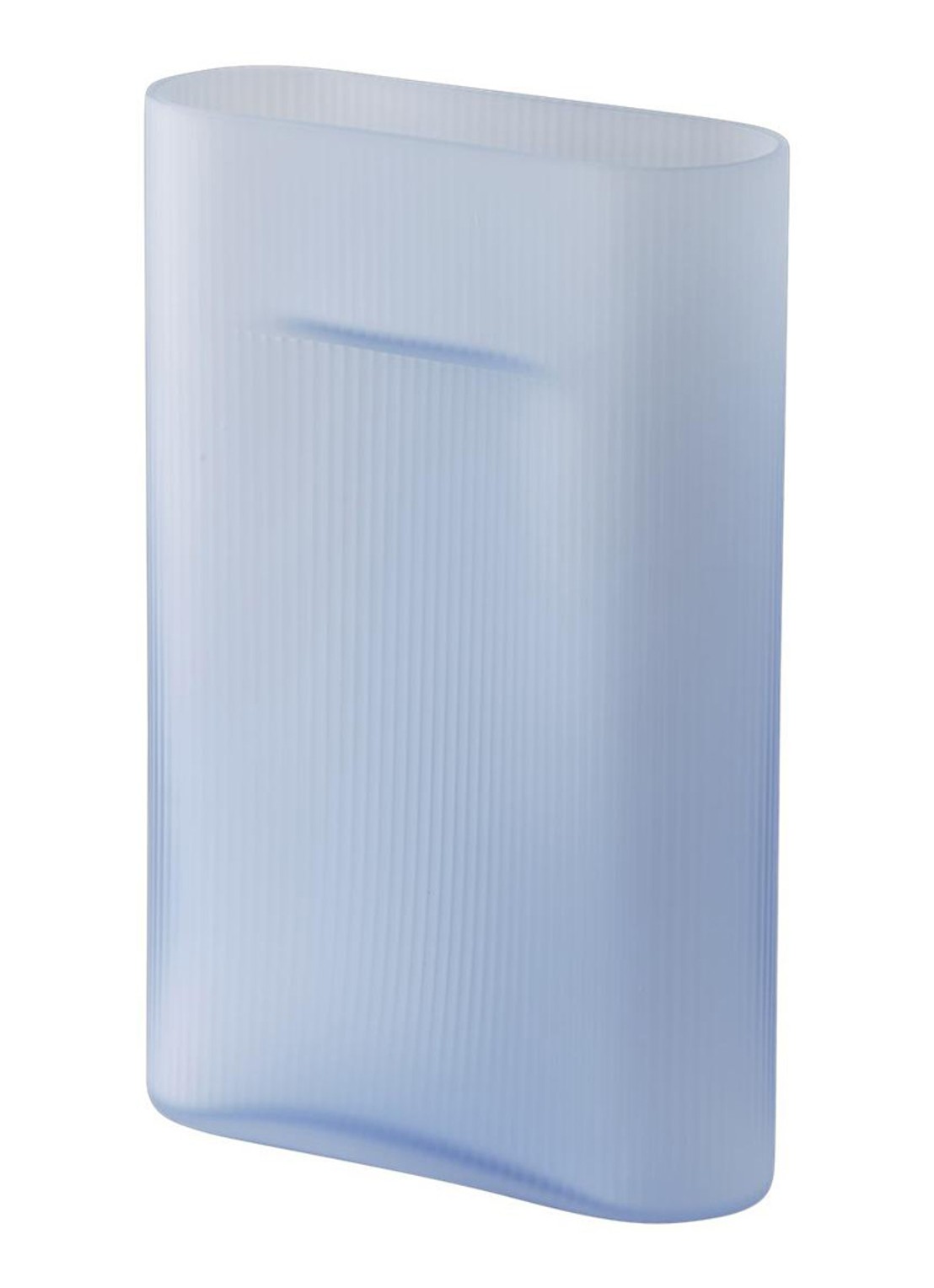 Muuto Ridge Frosted vaas 35 cm - voorkant lichtblauw