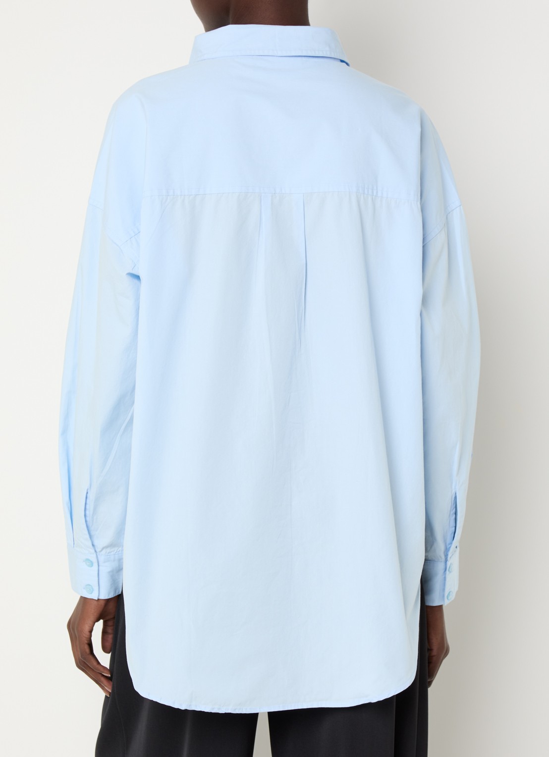 My Essential Wardrobe 03 Blouse met kraag - achterkant 2 lichtblauw