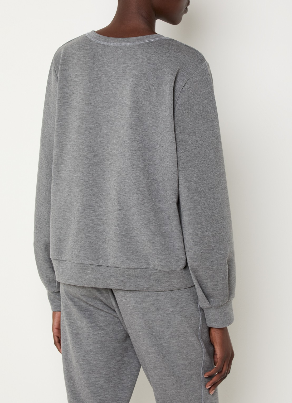 My Essential Wardrobe 23 sweater met ronde hals - achterkant 3 grijsmele