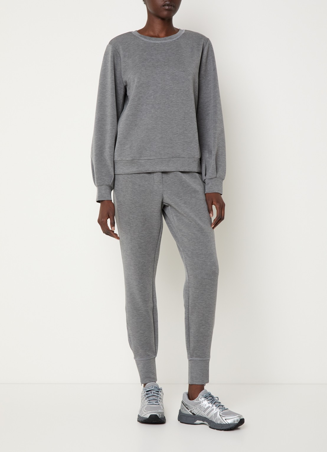 My Essential Wardrobe 23 sweater met ronde hals - voorkant 2 grijsmele