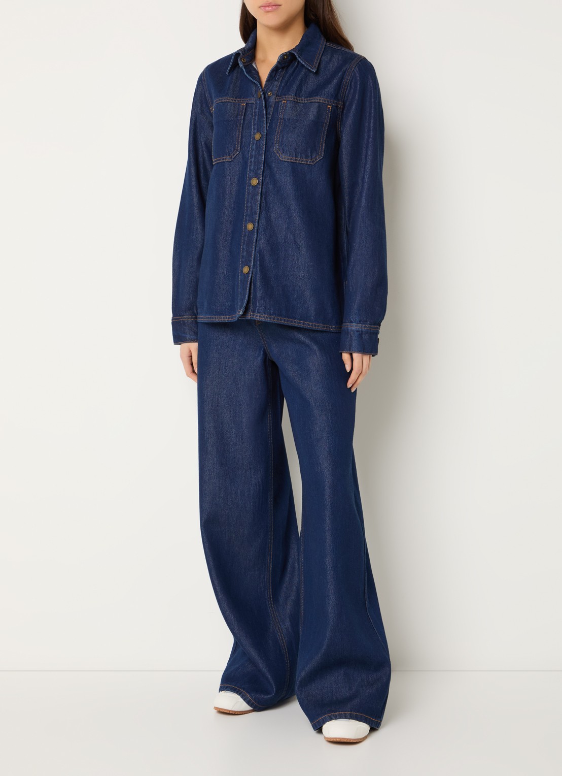 My Essential Wardrobe Ann blouse van denim met borstzakken - voorkant 2 indigo