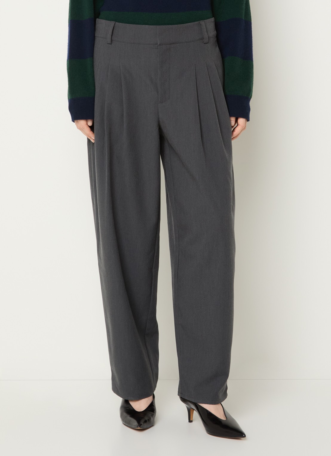 My Essential Wardrobe Evie loose fit pantalon met plissé - detail 2 donkergrijs