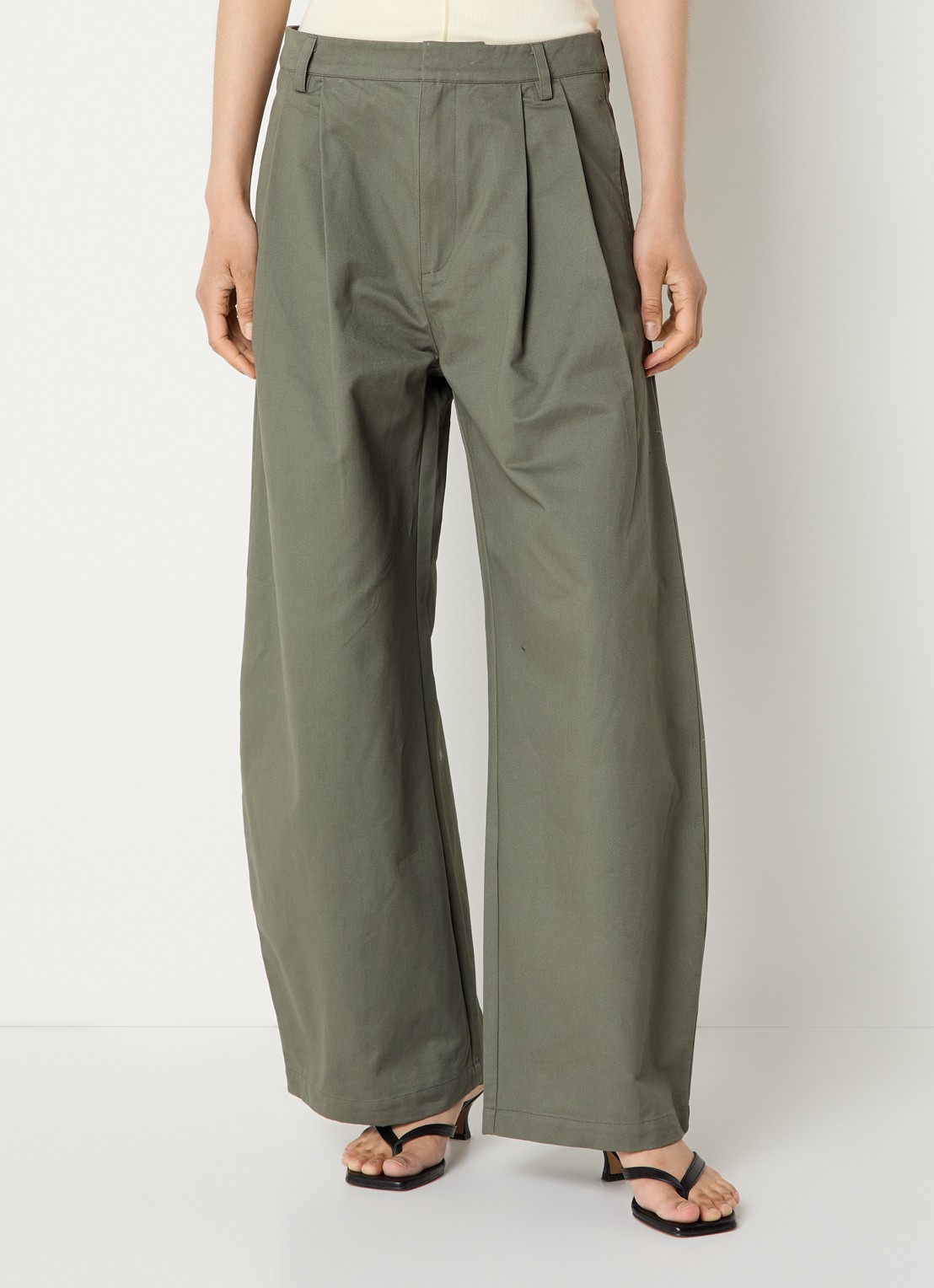 My Essential Wardrobe Gisva high waist balloon fit chino met steekzakken  - detail 3 groen