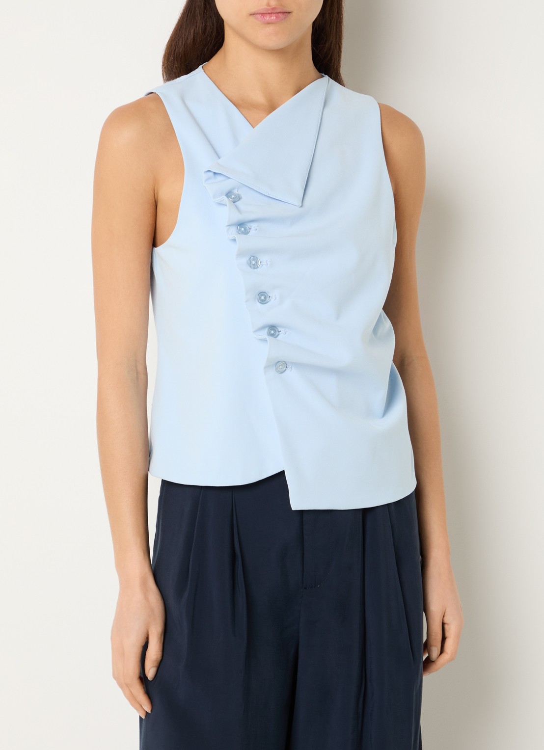 My Essential Wardrobe Hace gilet met asymmetrische hals en plooidetail - detail 4 lichtblauw