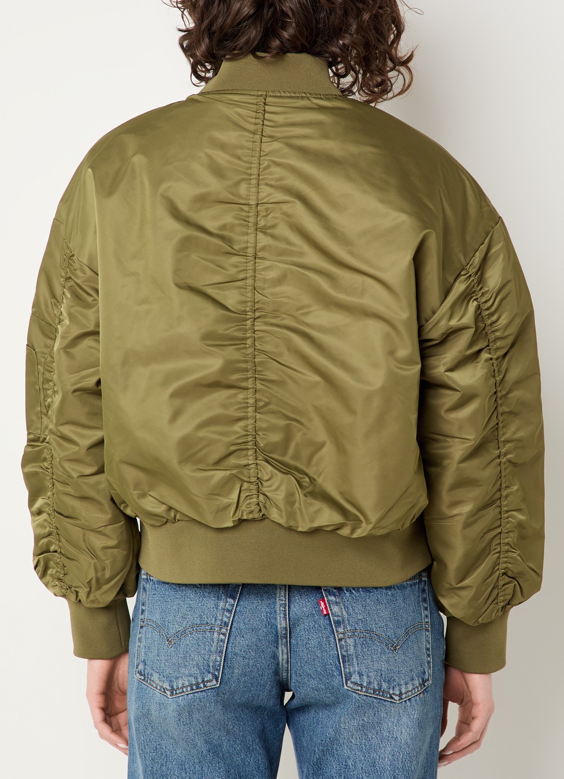 My Essential Wardrobe Helga bomberjack met ritszakken - achterkant legergroen