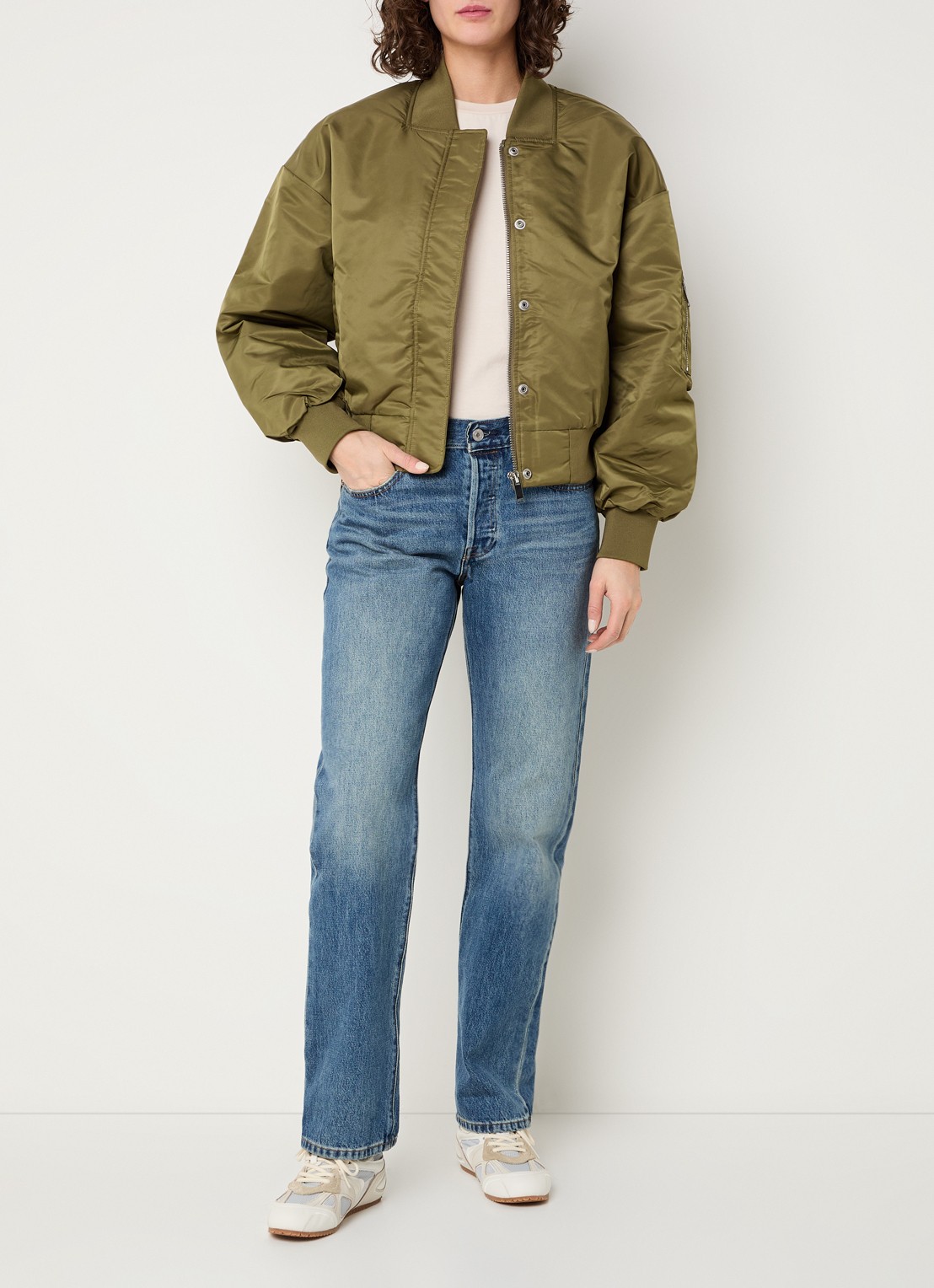 My Essential Wardrobe Helga bomberjack met ritszakken - voorkant 3 legergroen