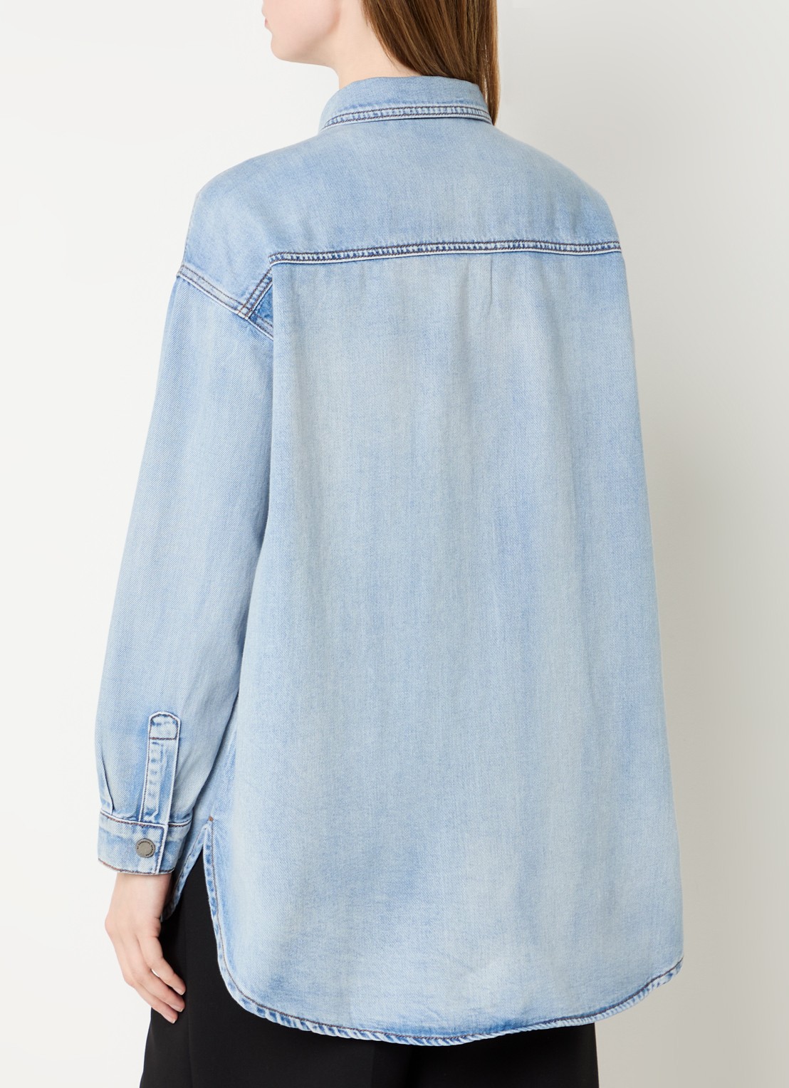 My Essential Wardrobe Hilma blouse van denim - achterkant 4 lichtblauw