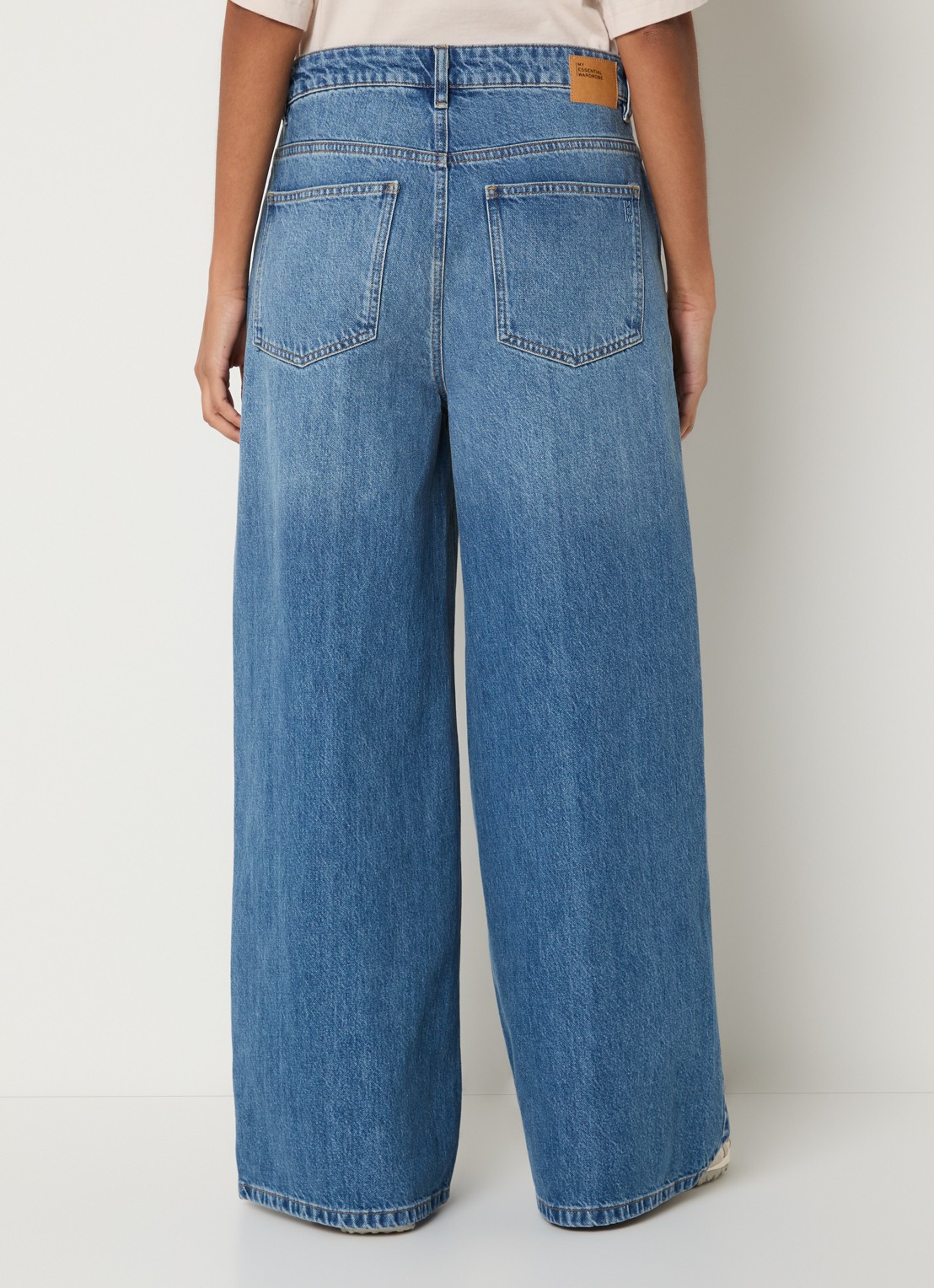 My Essential Wardrobe Jessie low waist wide leg jeans met medium wassing - achterkant 5 indigo