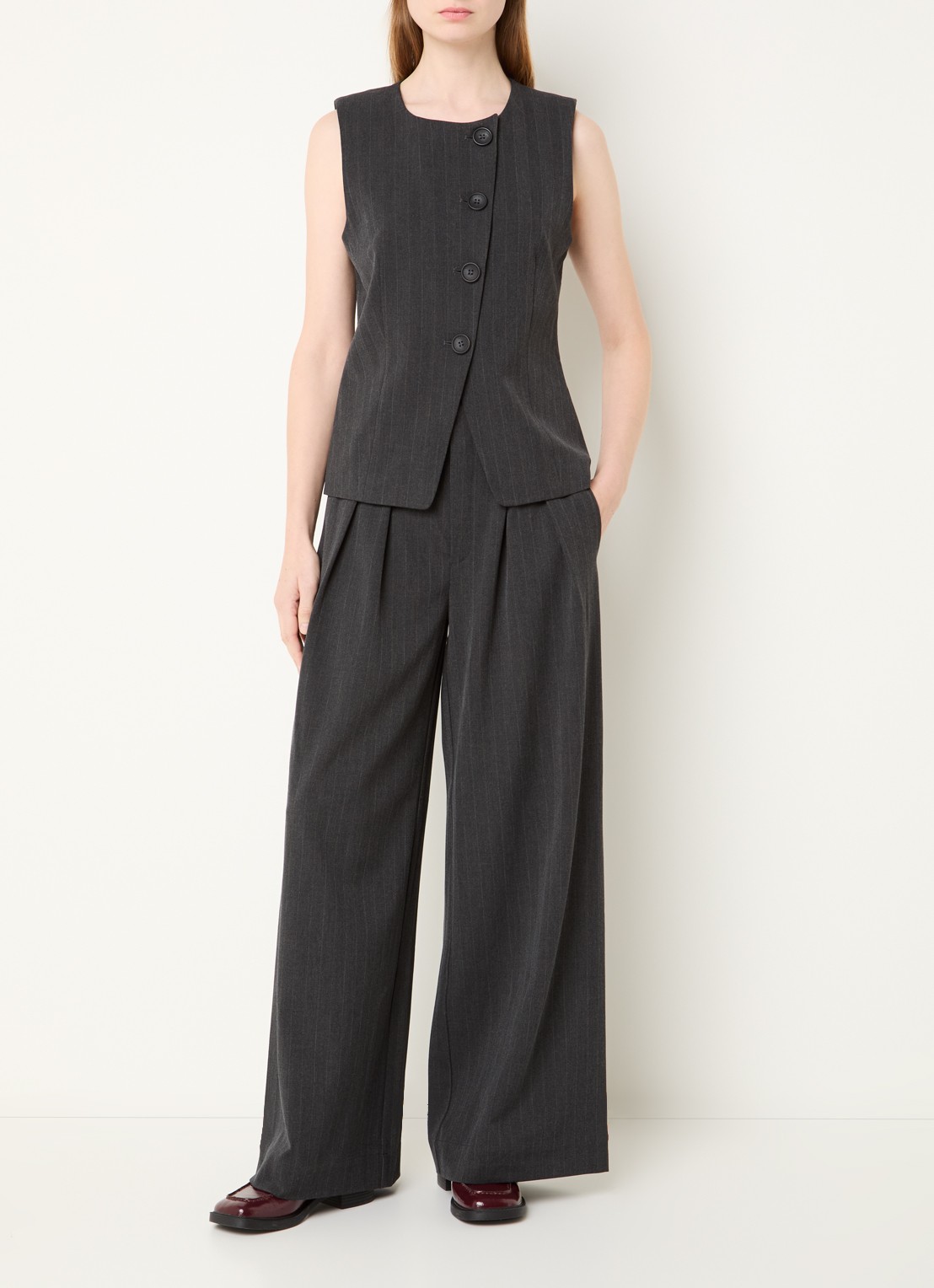 My Essential Wardrobe Luna high waist wide fit pantalon met krijtstreep - voorkant 4 donkergrijs
