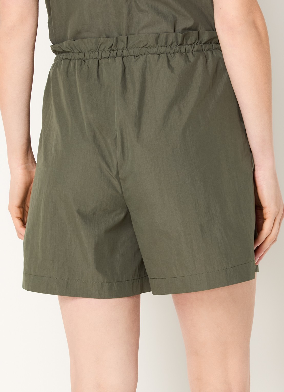 My Essential Wardrobe Mulla high waist straight fit korte broek met steekzakken - achterkant 4 groen