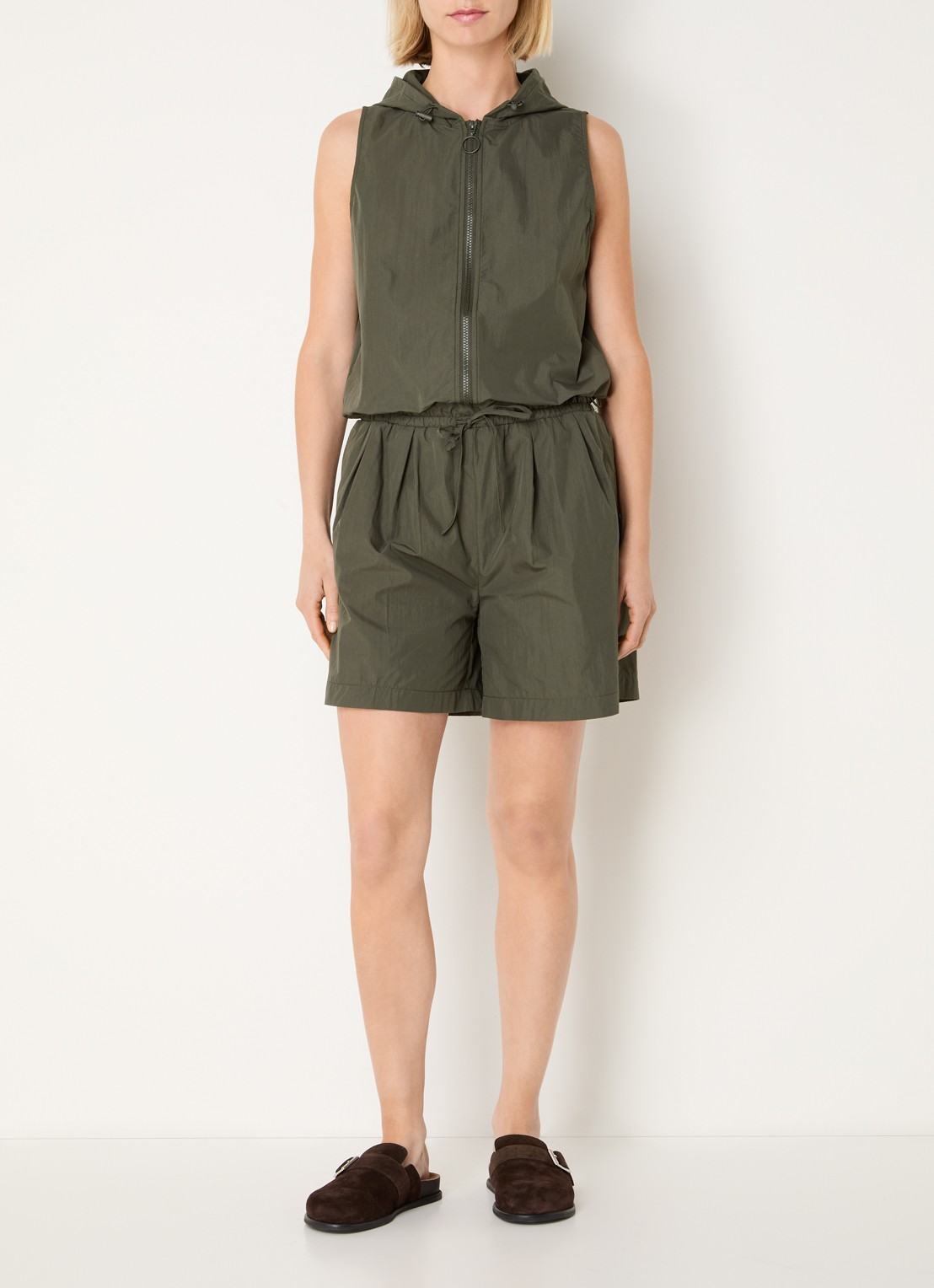 My Essential Wardrobe Mulla high waist straight fit korte broek met steekzakken - voorkant 2 groen