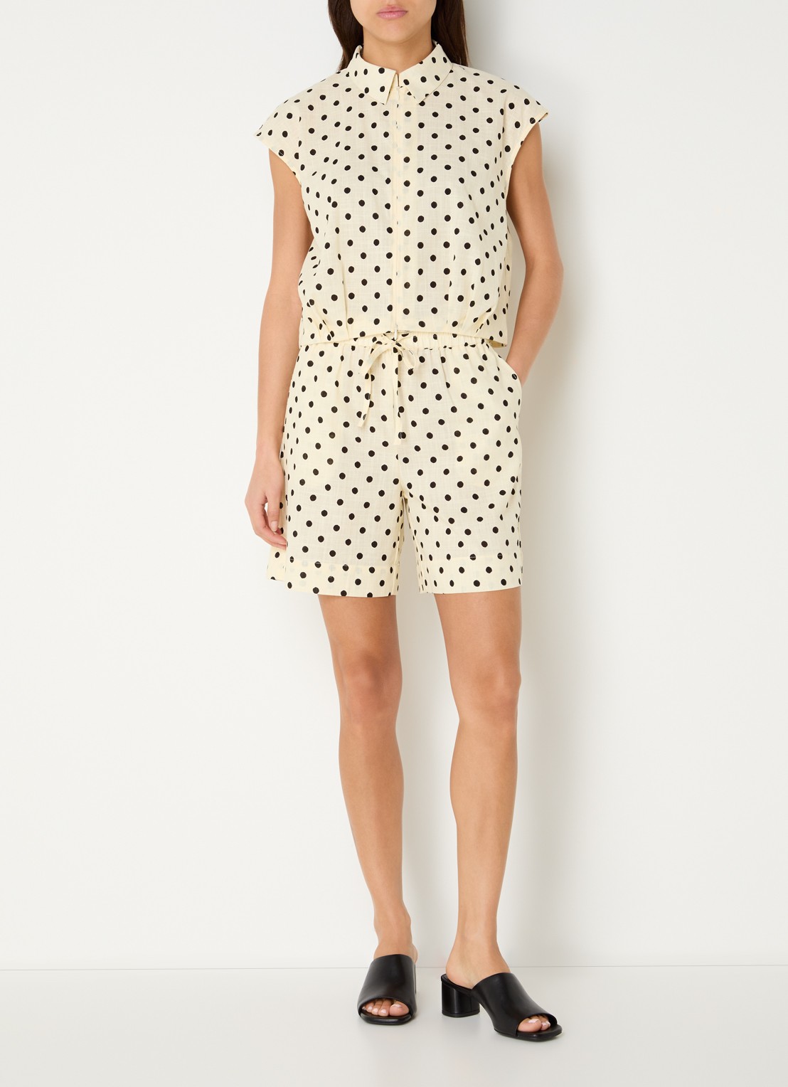 My Essential Wardrobe Nada top met stippenprint - voorkant 4 gebroken wit