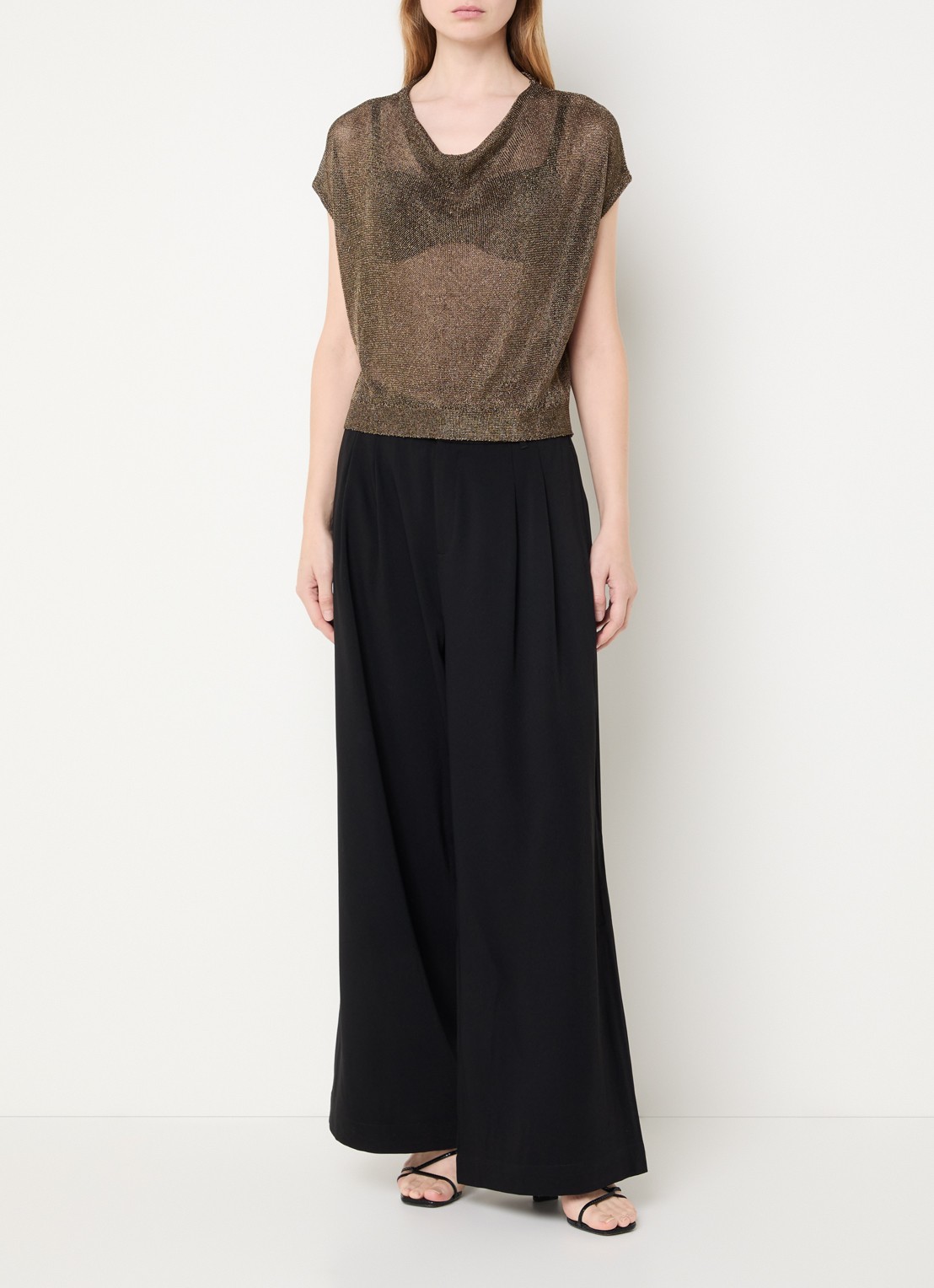 My Essential Wardrobe Olly top met opengewerkt dessin - voorkant 2 goud