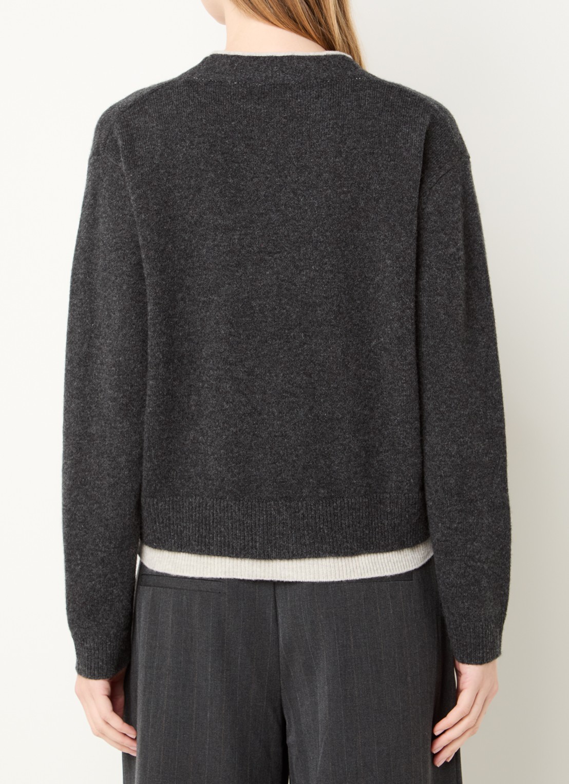 My Essential Wardrobe Tracy fijngebreid vest in wolblend - achterkant antraciet