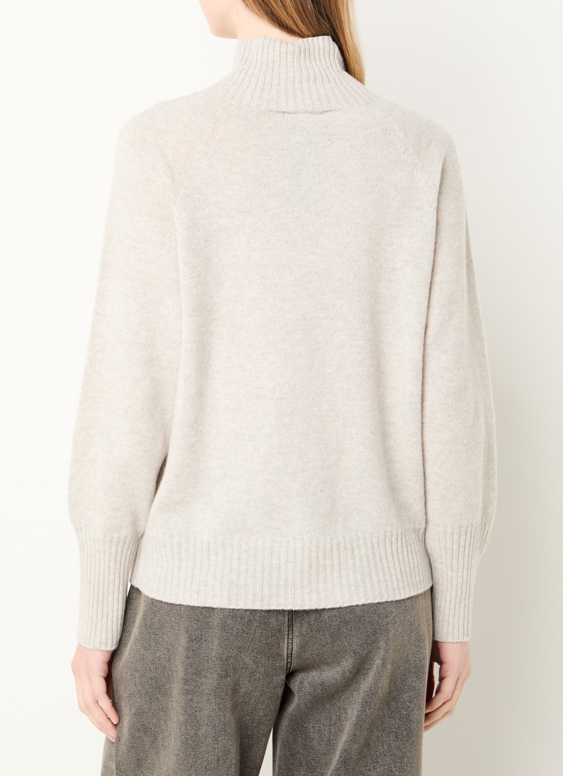 My Essential Wardrobe Tracy fijngebreide trui van wol met col - achterkant grijsmele